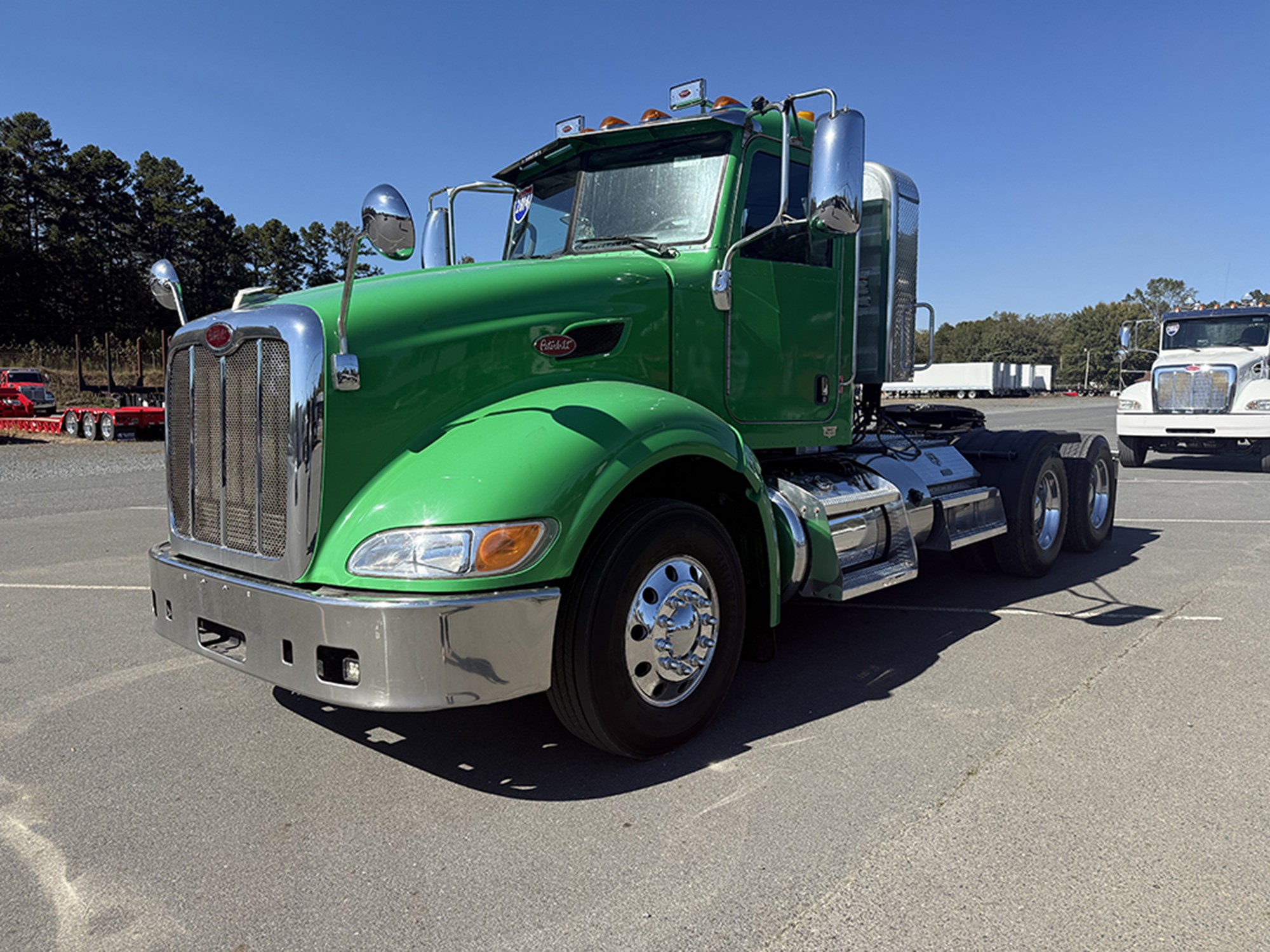 2014 Peterbilt 386 2014 Peterbilt 386 - image 1 of 6