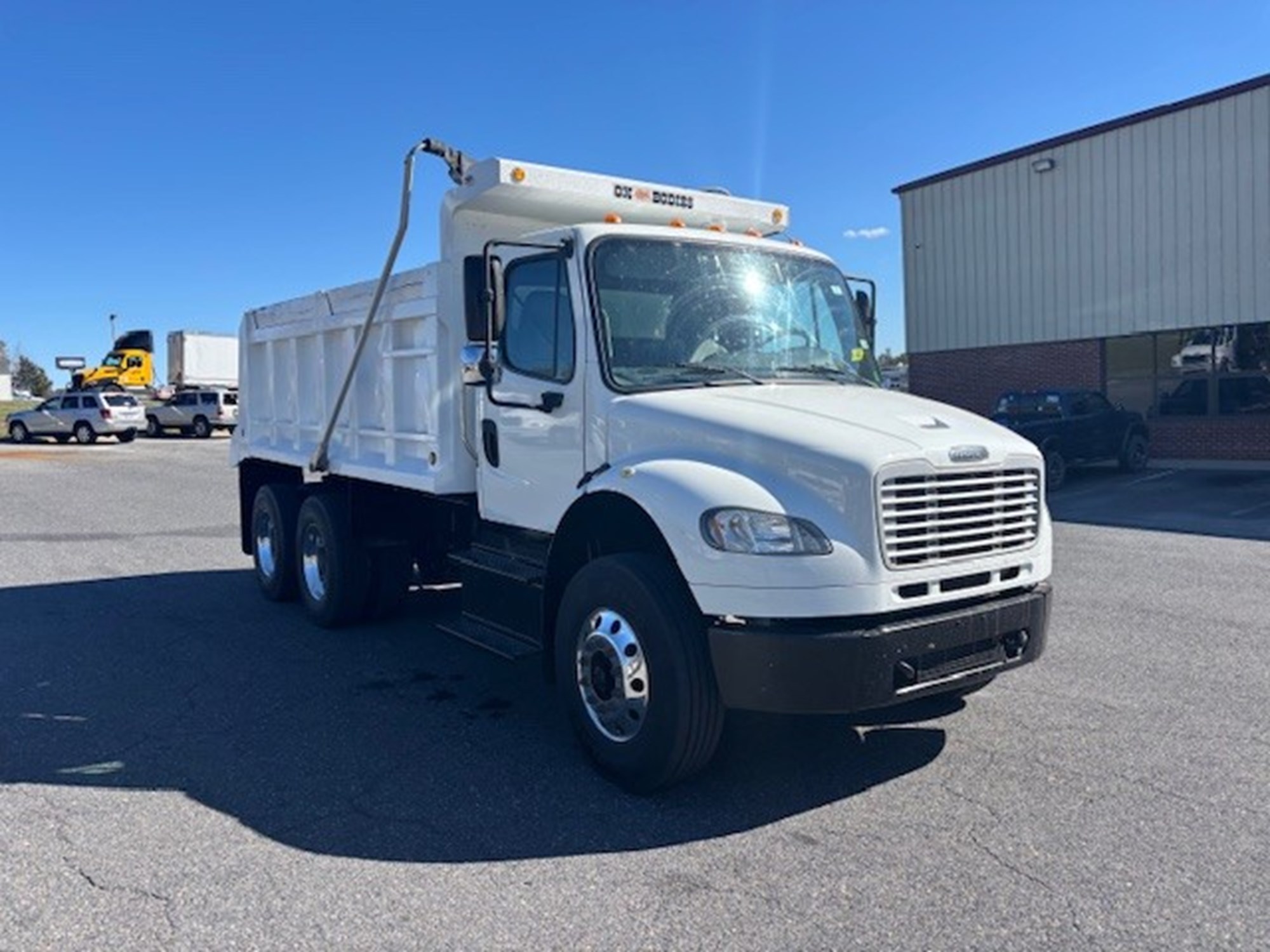 2016 Freightliner M2 2016 Freightliner M2 - image 3 of 6