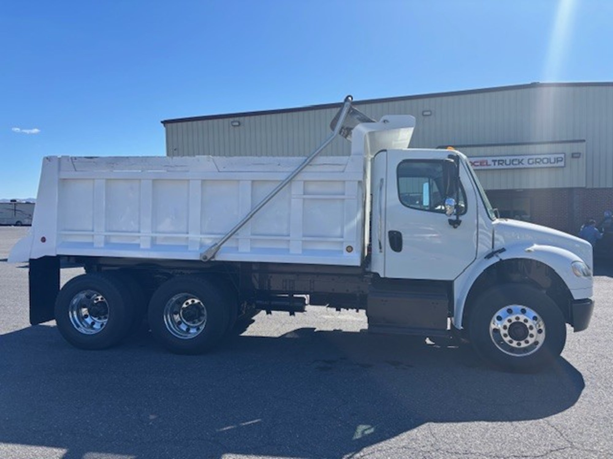 2016 Freightliner M2 2016 Freightliner M2 - image 4 of 6