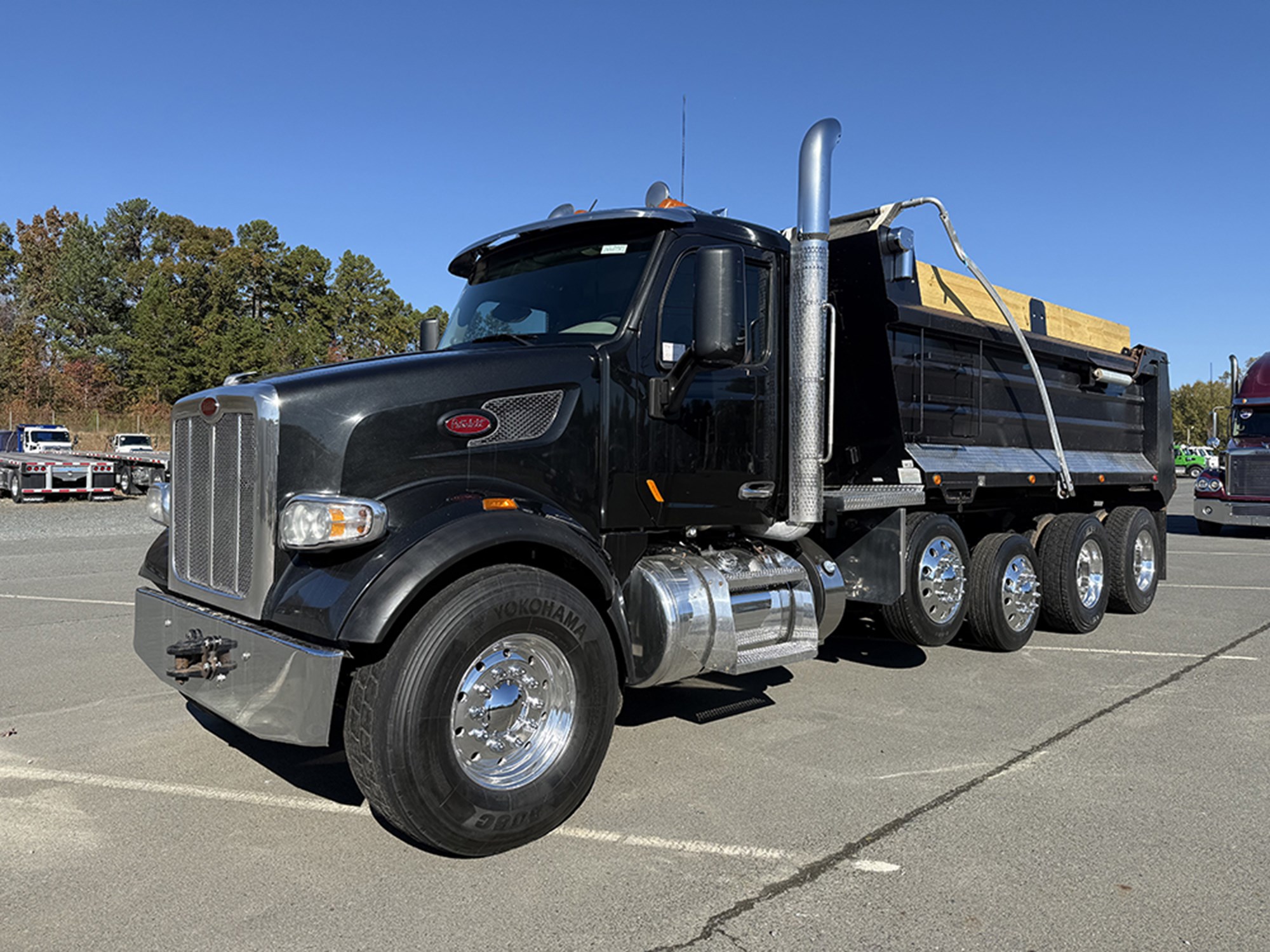2019 Peterbilt 567 - image 1 of 6