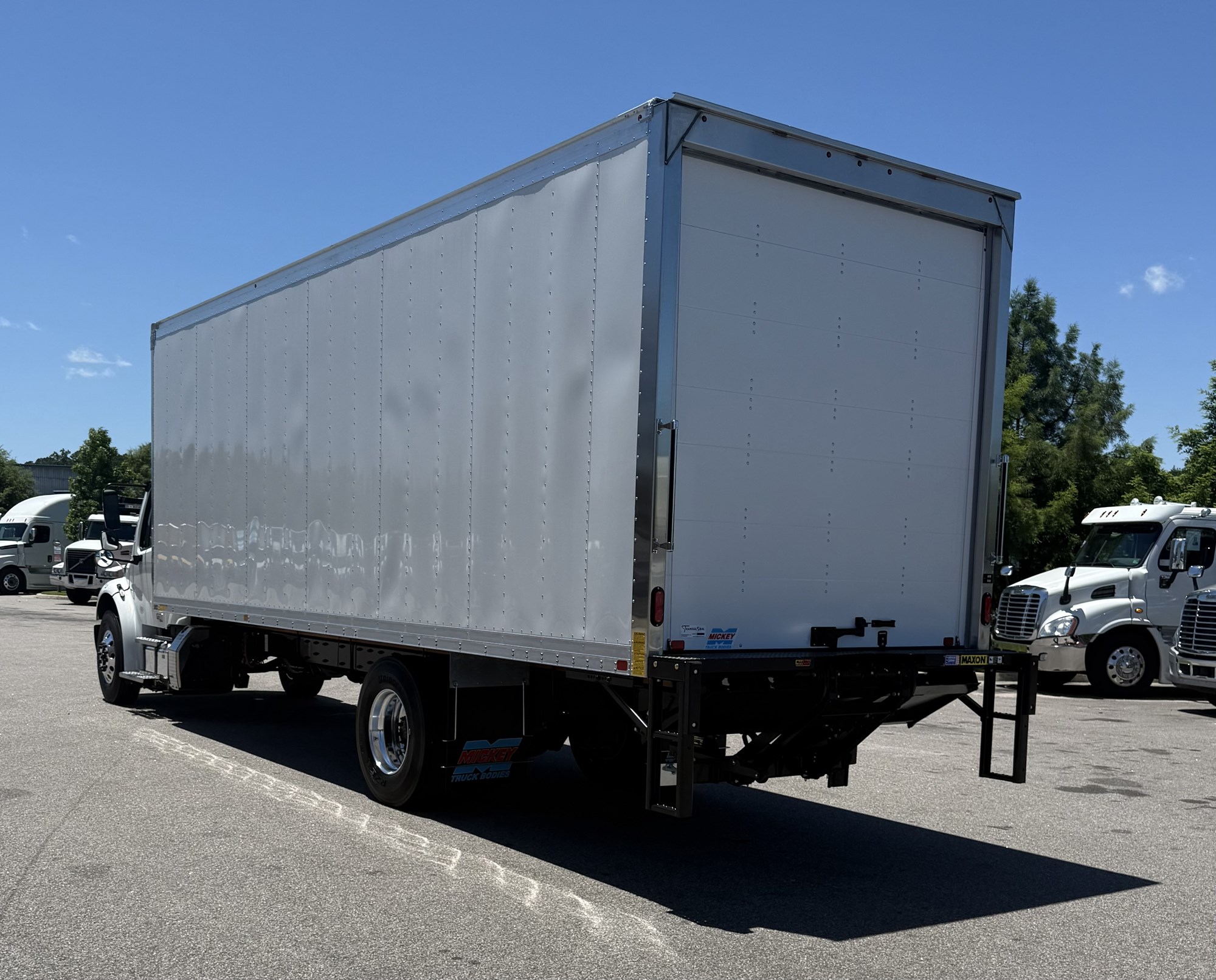 2026 Freightliner M2106 2026 Freightliner M2106 - image 3 of 6