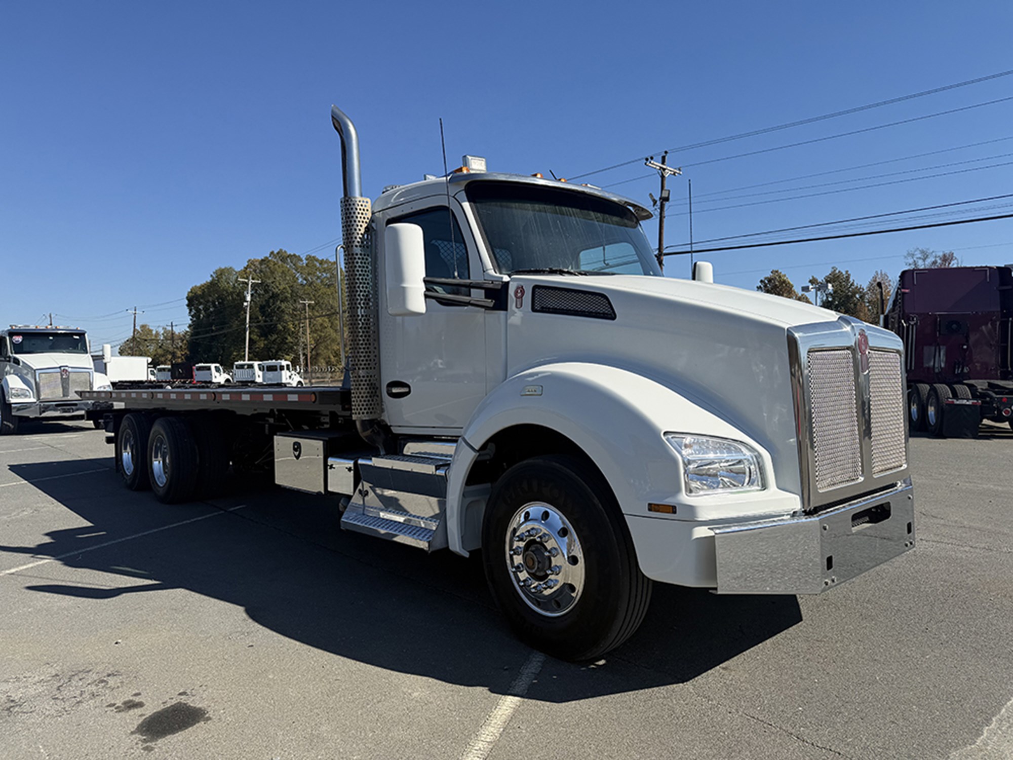 2017 Kenworth T880 - image 2 of 6