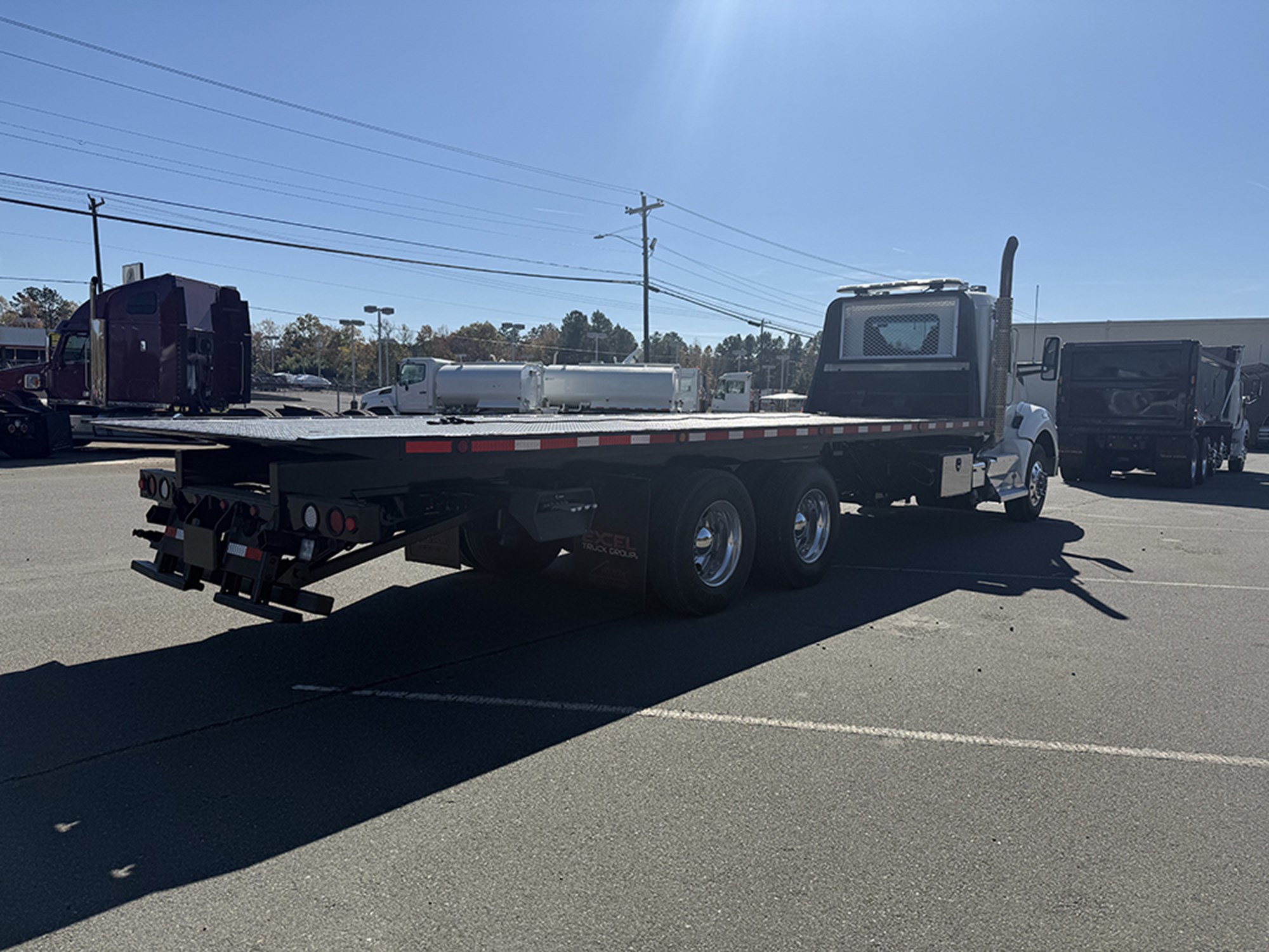 2017 Kenworth T880 - image 4 of 6