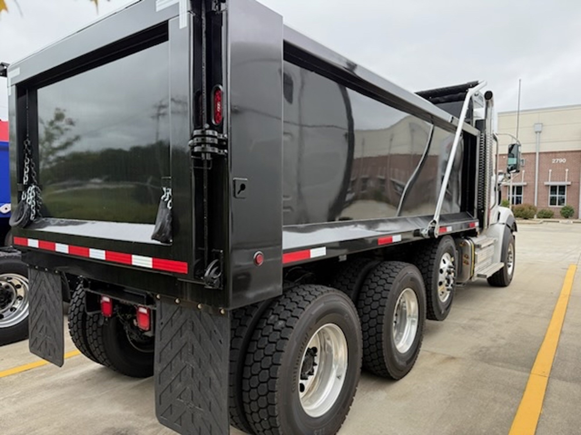 2026 Western Star 47X - image 2 of 4