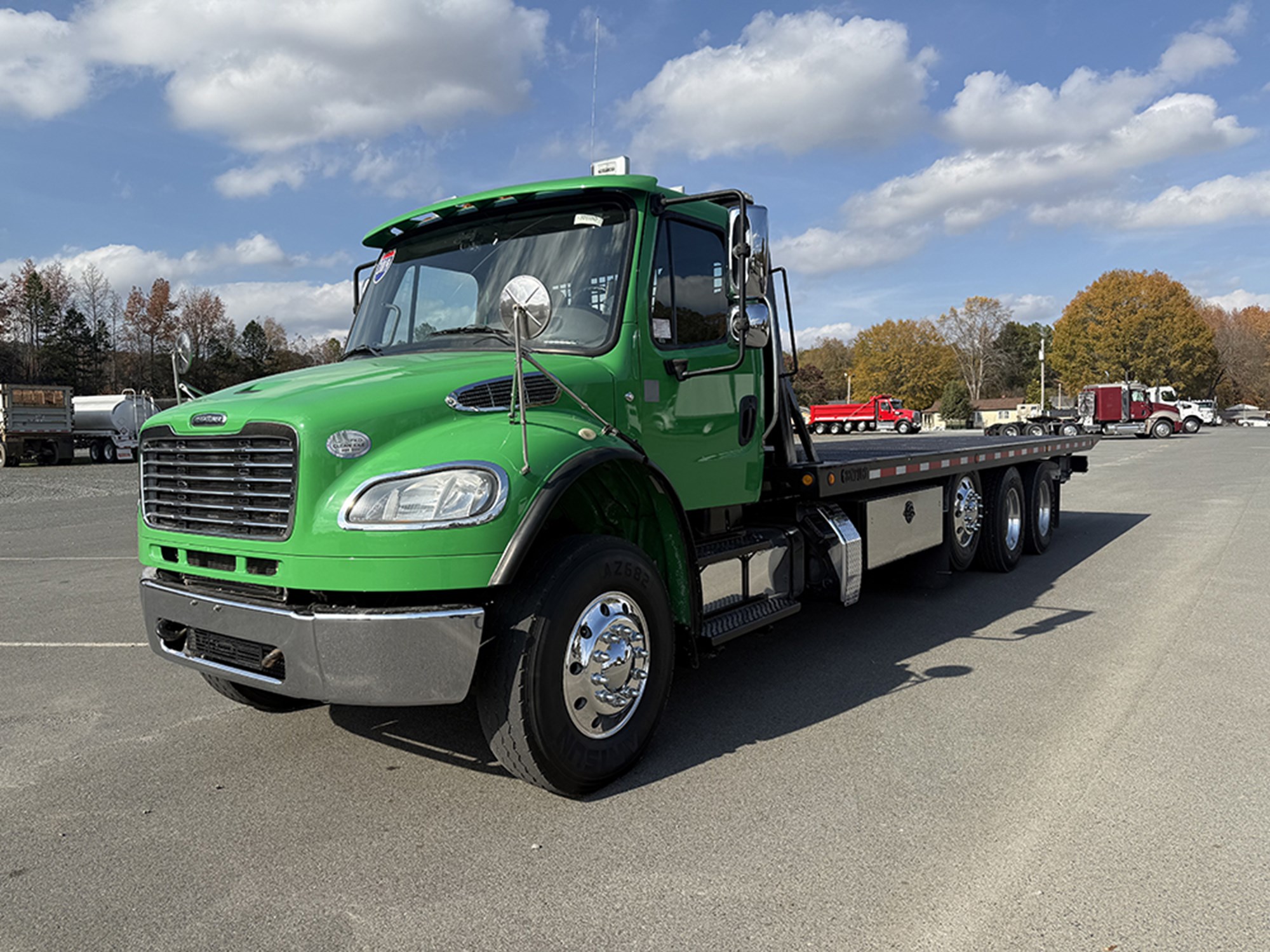 2019 Freightliner M2 106 - image 1 of 6