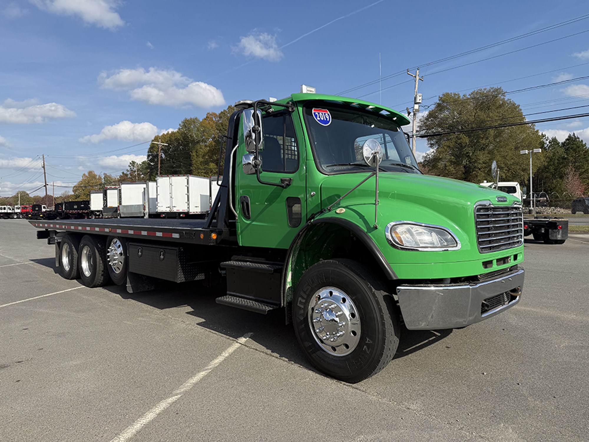 2019 Freightliner M2 106 - image 2 of 6