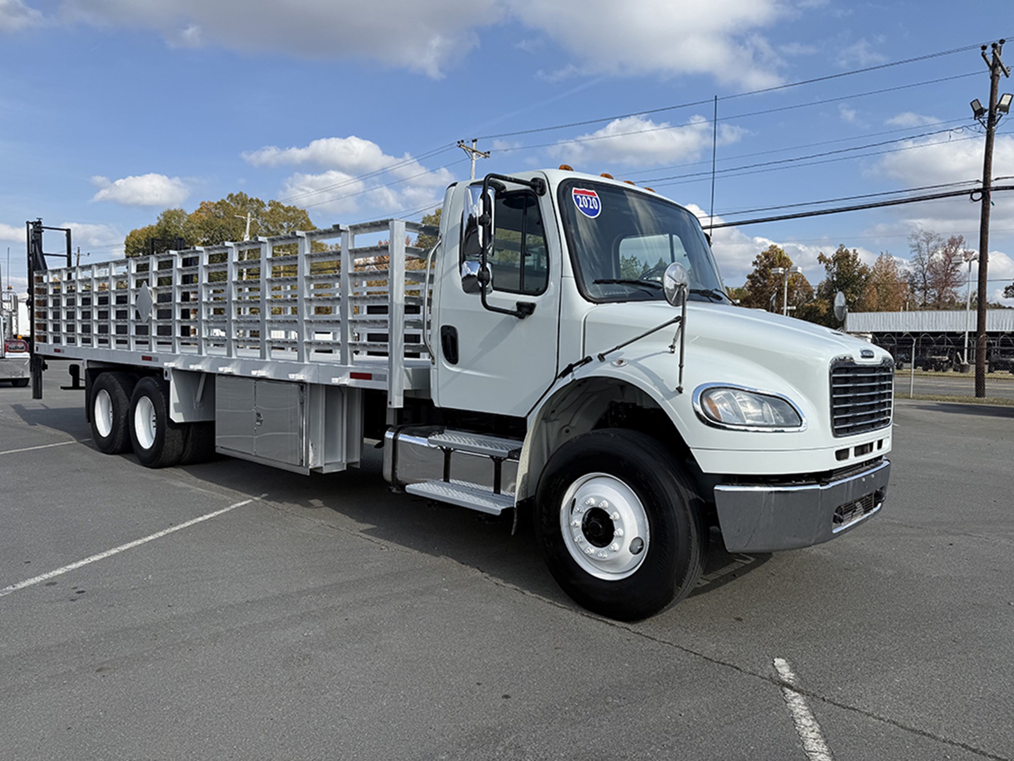2020 Freightliner M2 - image 2 of 6