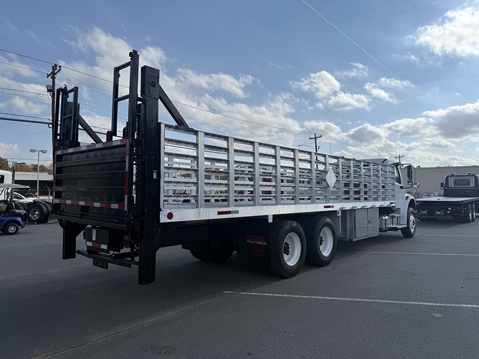 2020 Freightliner M2 - image 4 of 6