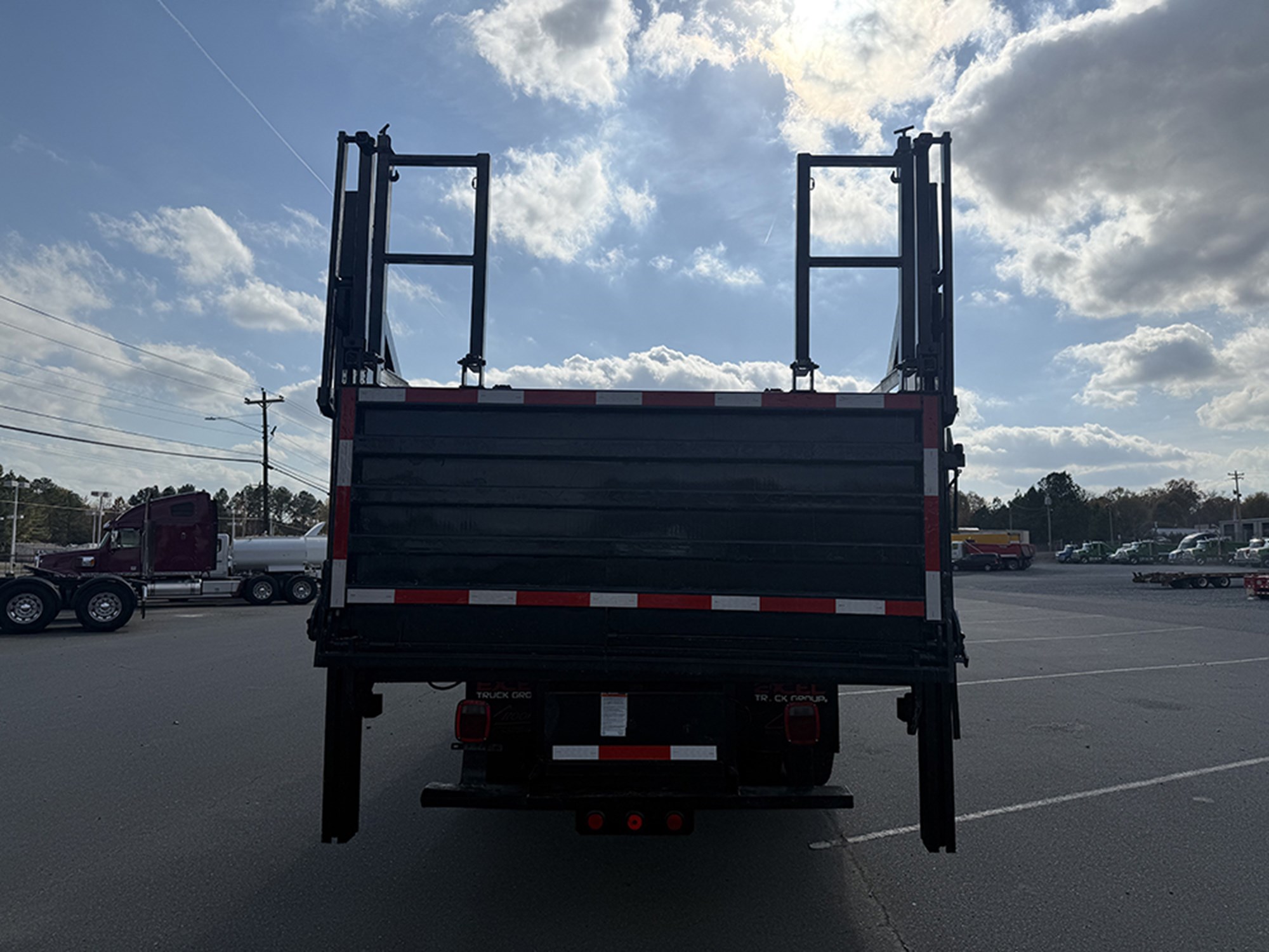 2020 Freightliner M2 - image 5 of 6