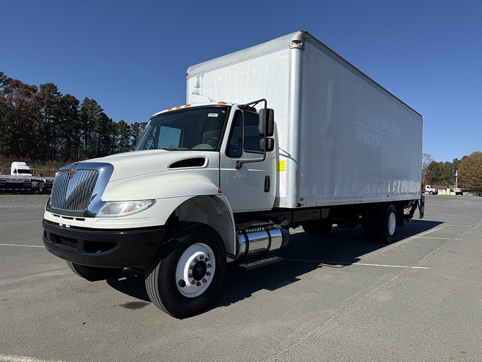2017 International 4300 - image 1 of 6
