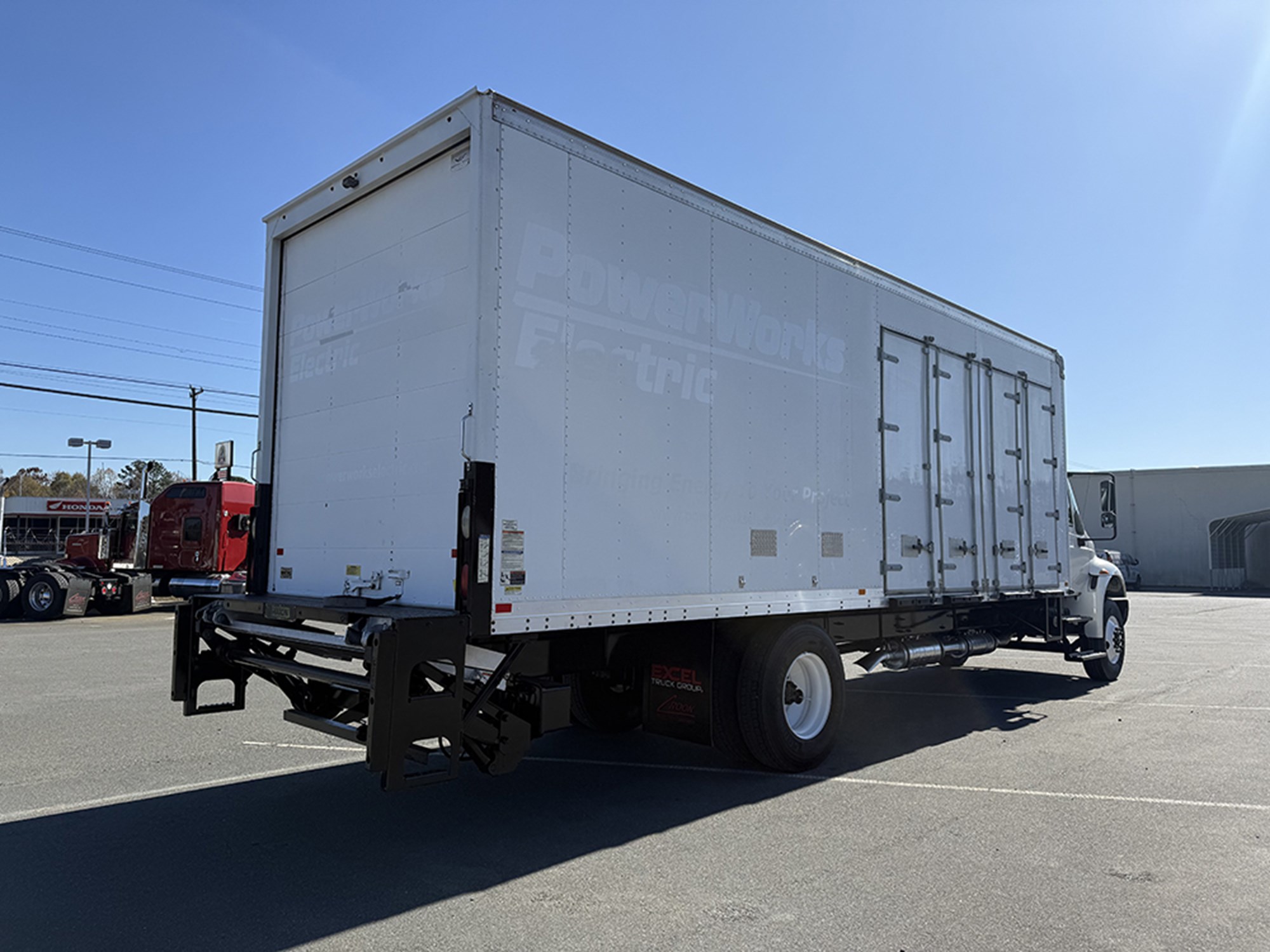 2017 International 4300 - image 4 of 6