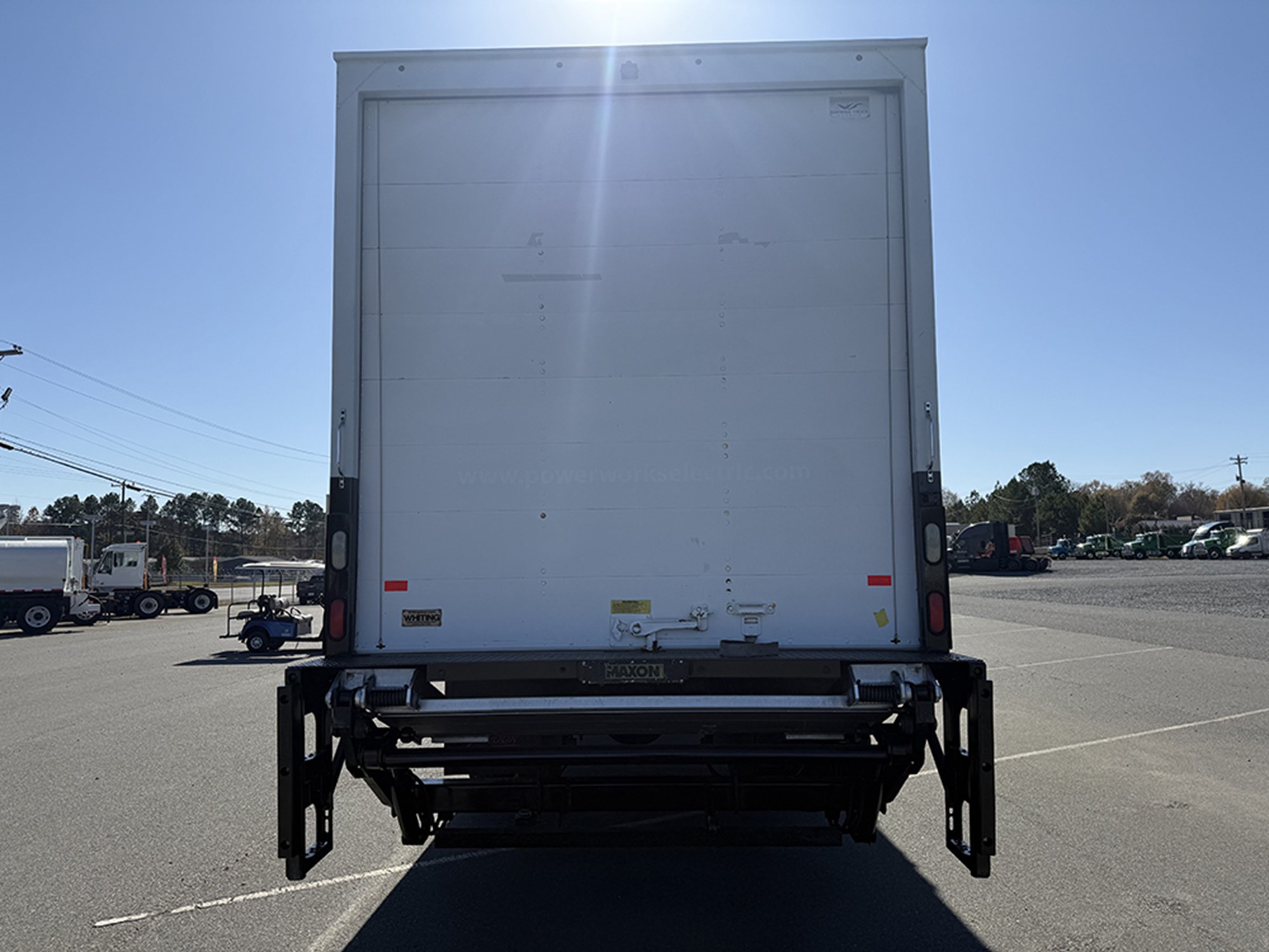 2017 International 4300 - image 5 of 6