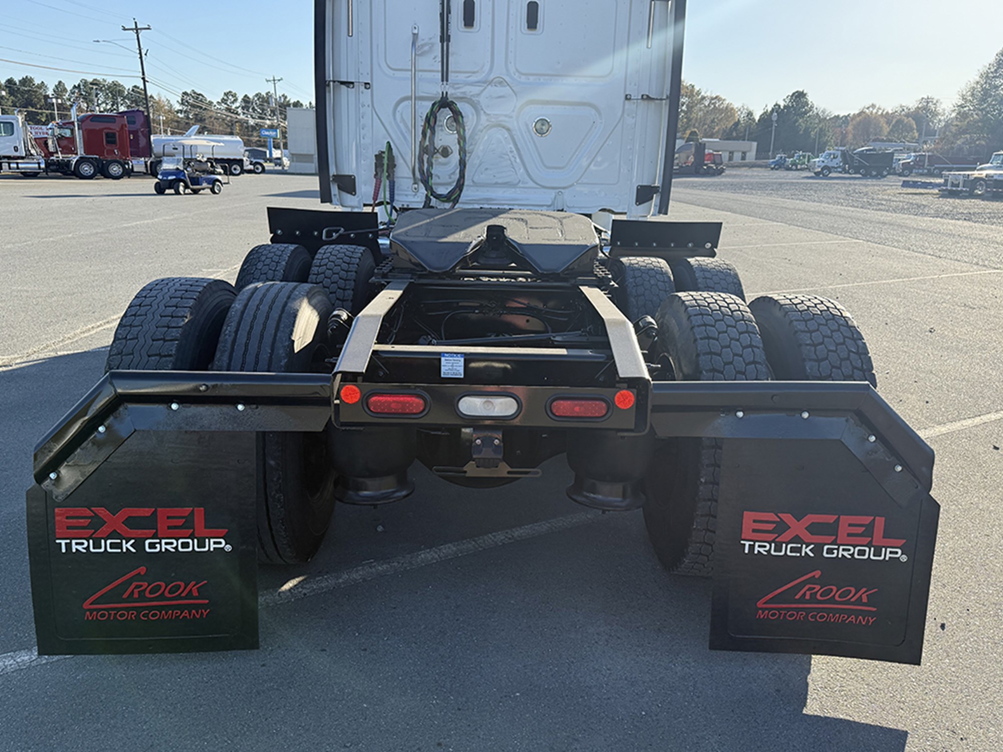 2019 Freightliner Cascadia 113 - image 5 of 6