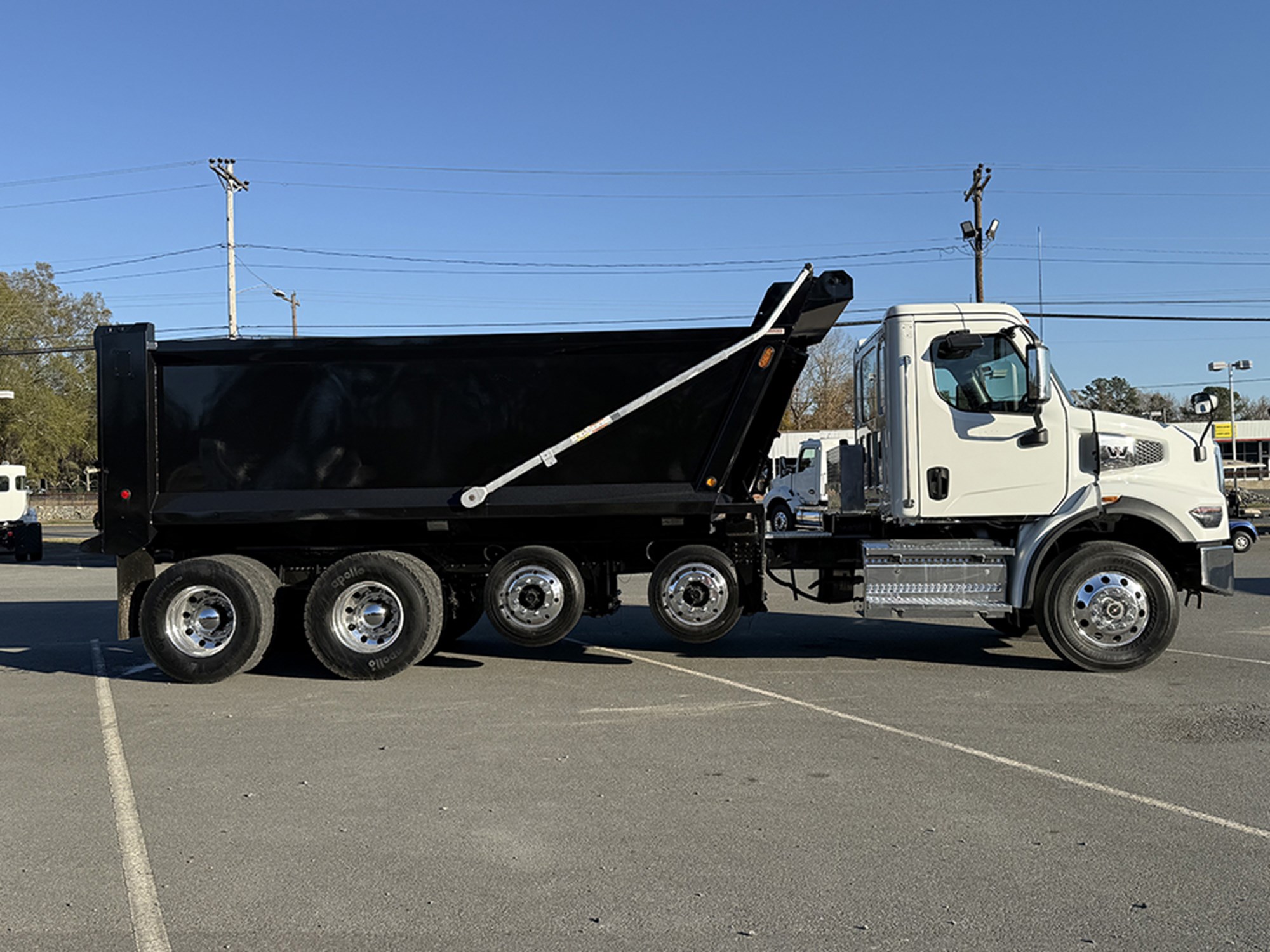 2024 Western Star 49X - image 3 of 6