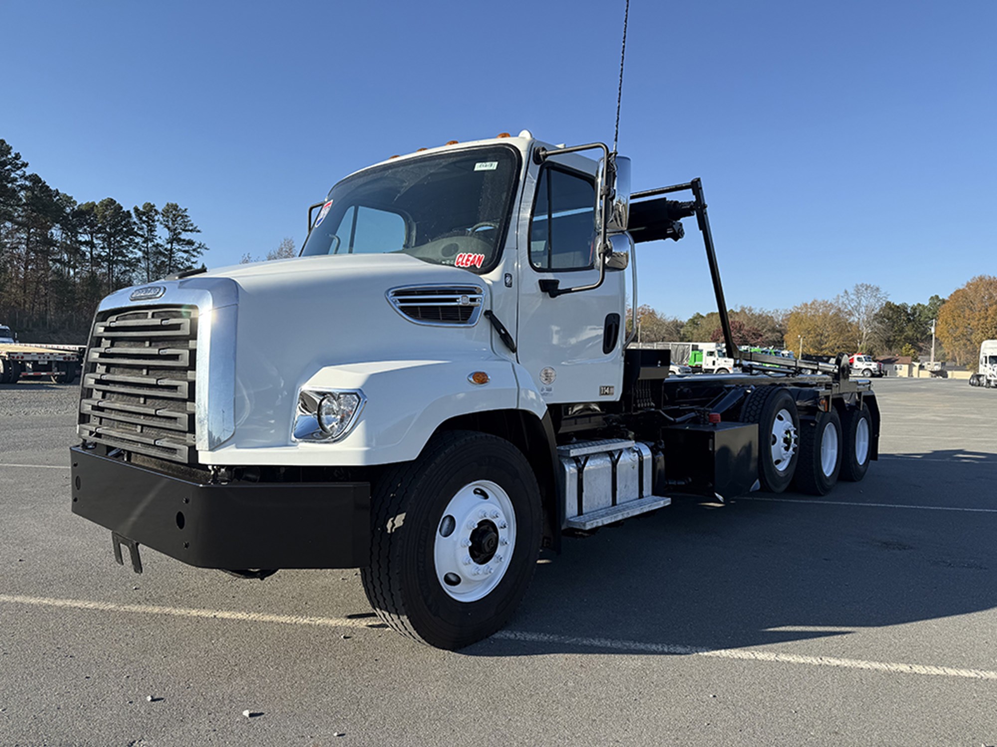 2019 Freightliner 114SD - image 1 of 2
