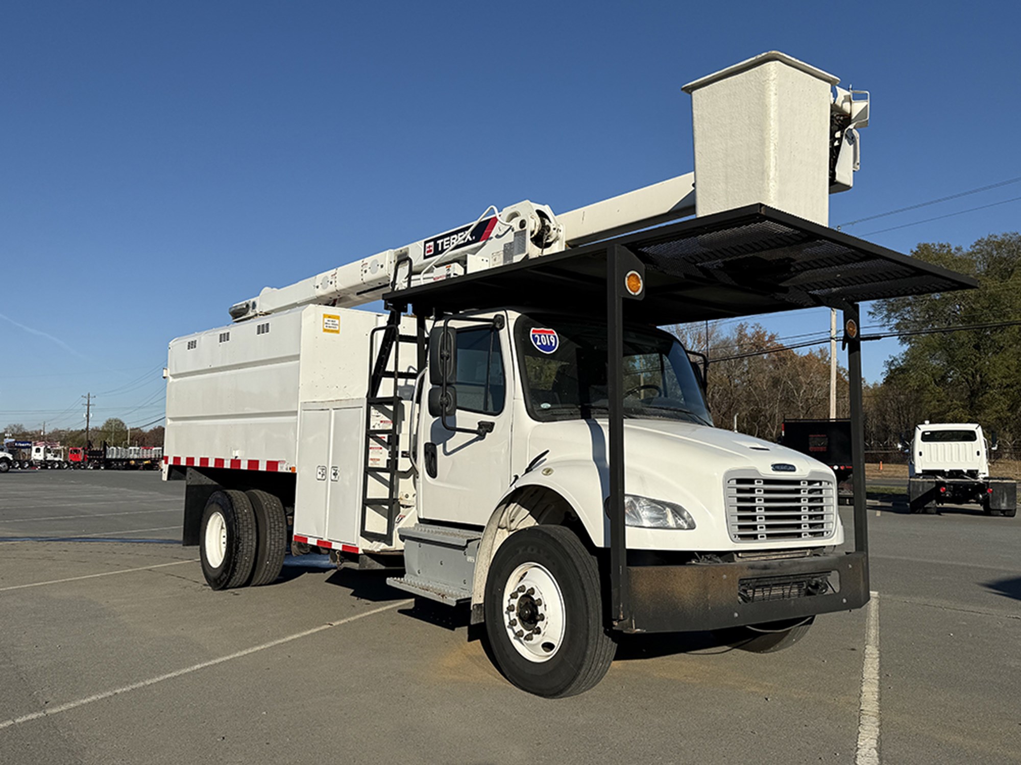 2019 Freightliner M2106 - image 2 of 2