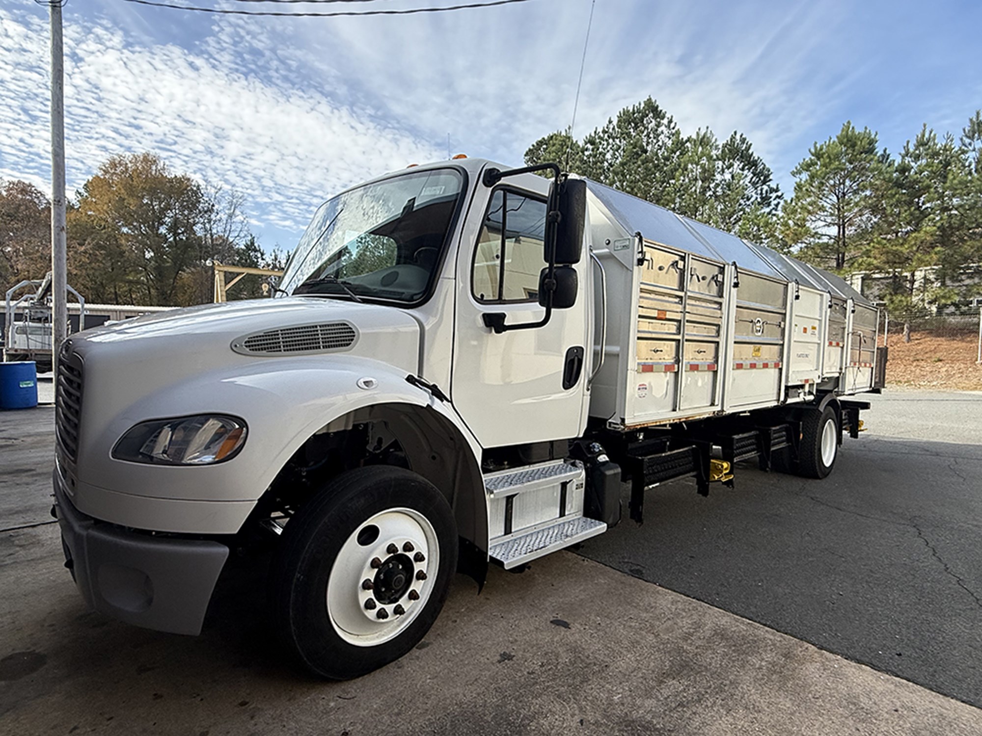 2020 Freightliner M2106 - image 1 of 2