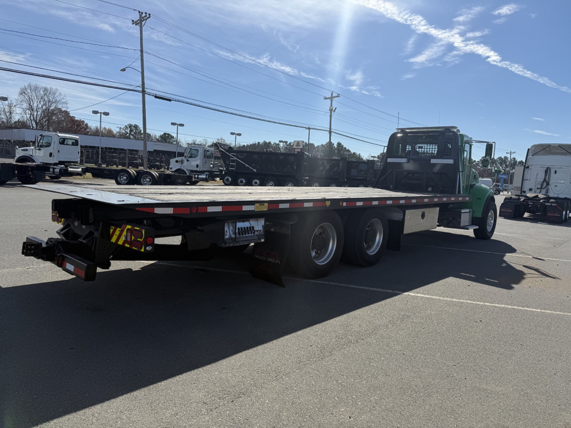 2019 Peterbilt 348 2019 Peterbilt 348 - image 4 of 6