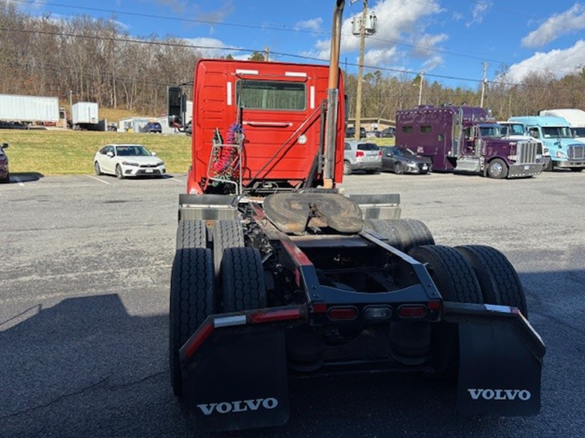 2019 VOLVO VNR 2019 VOLVO VNR - image 3 of 6