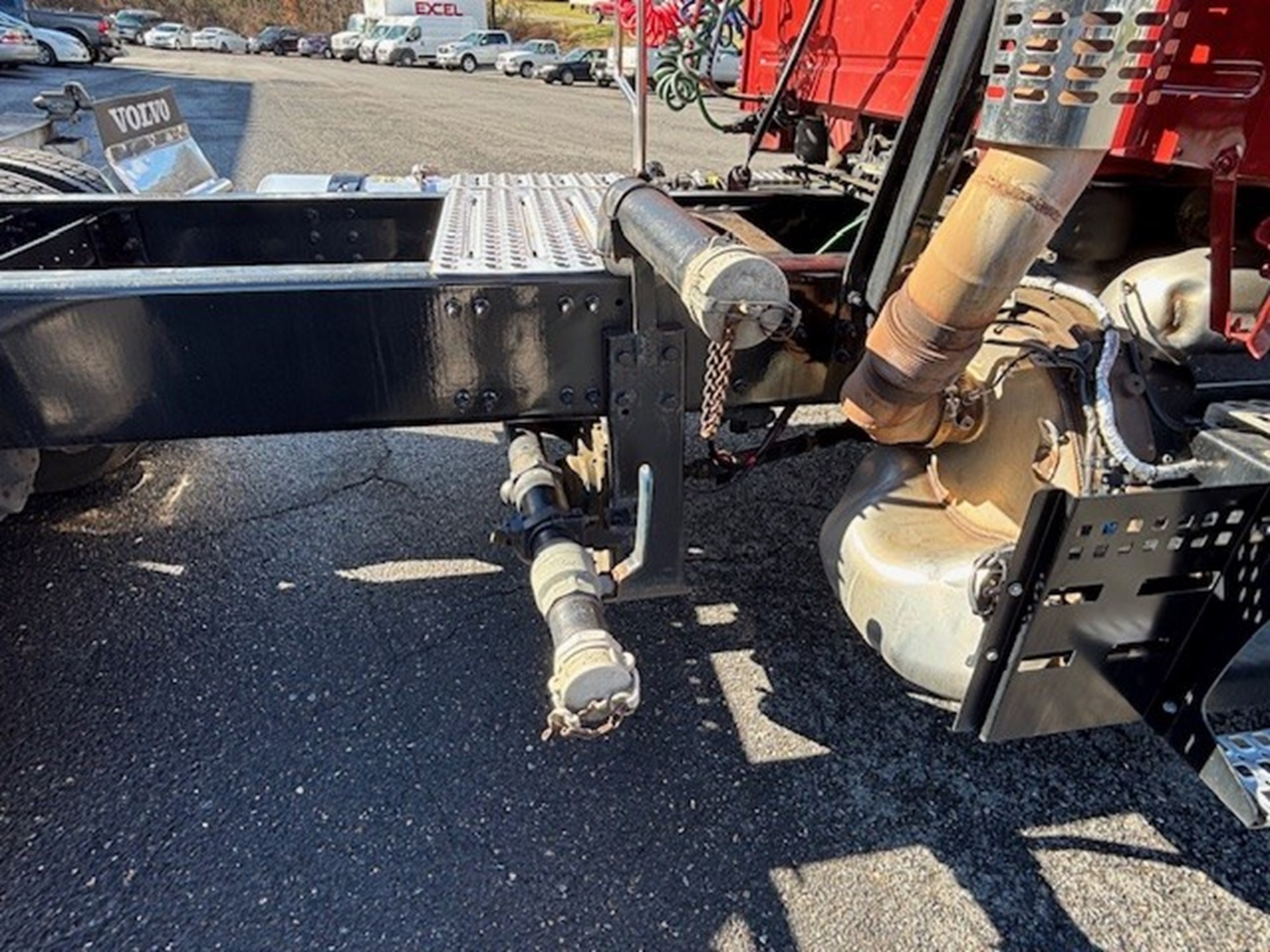 2019 VOLVO VNR 2019 VOLVO VNR - image 5 of 6