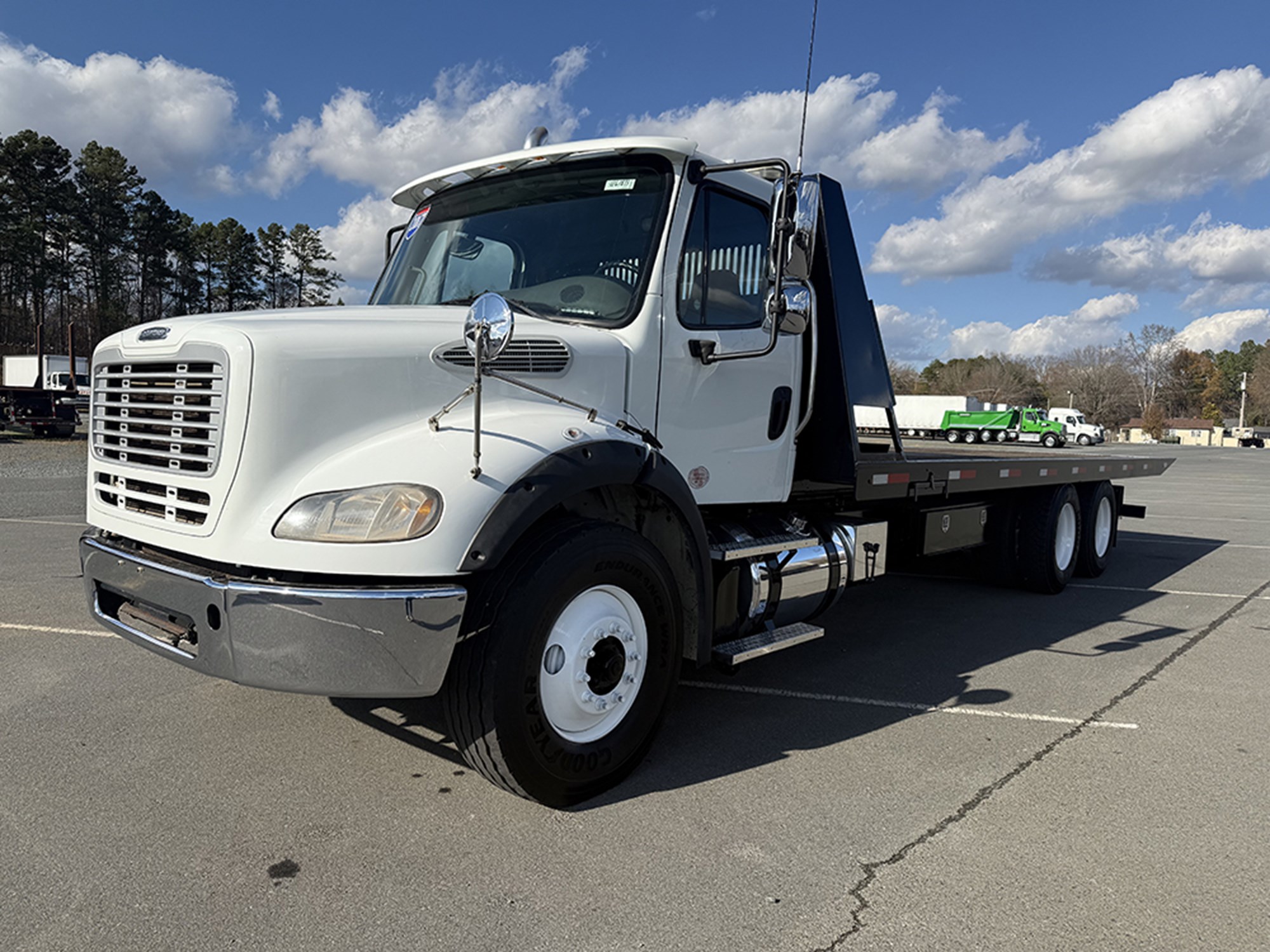 2017 Freightliner M2 2017 Freightliner M2 - image 1 of 6