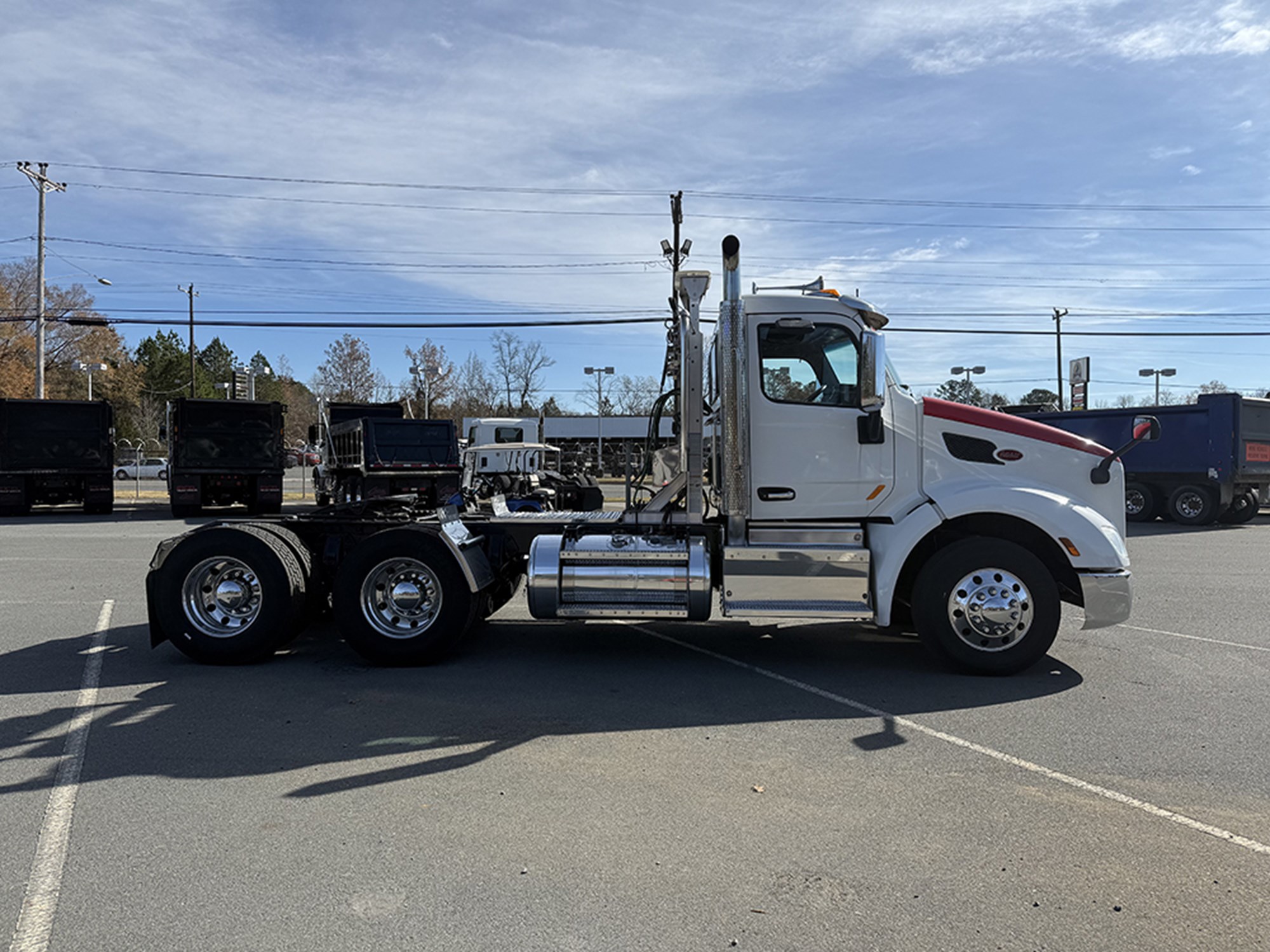 2016 Peterbilt 579 2016 Peterbilt 579 - image 3 of 6