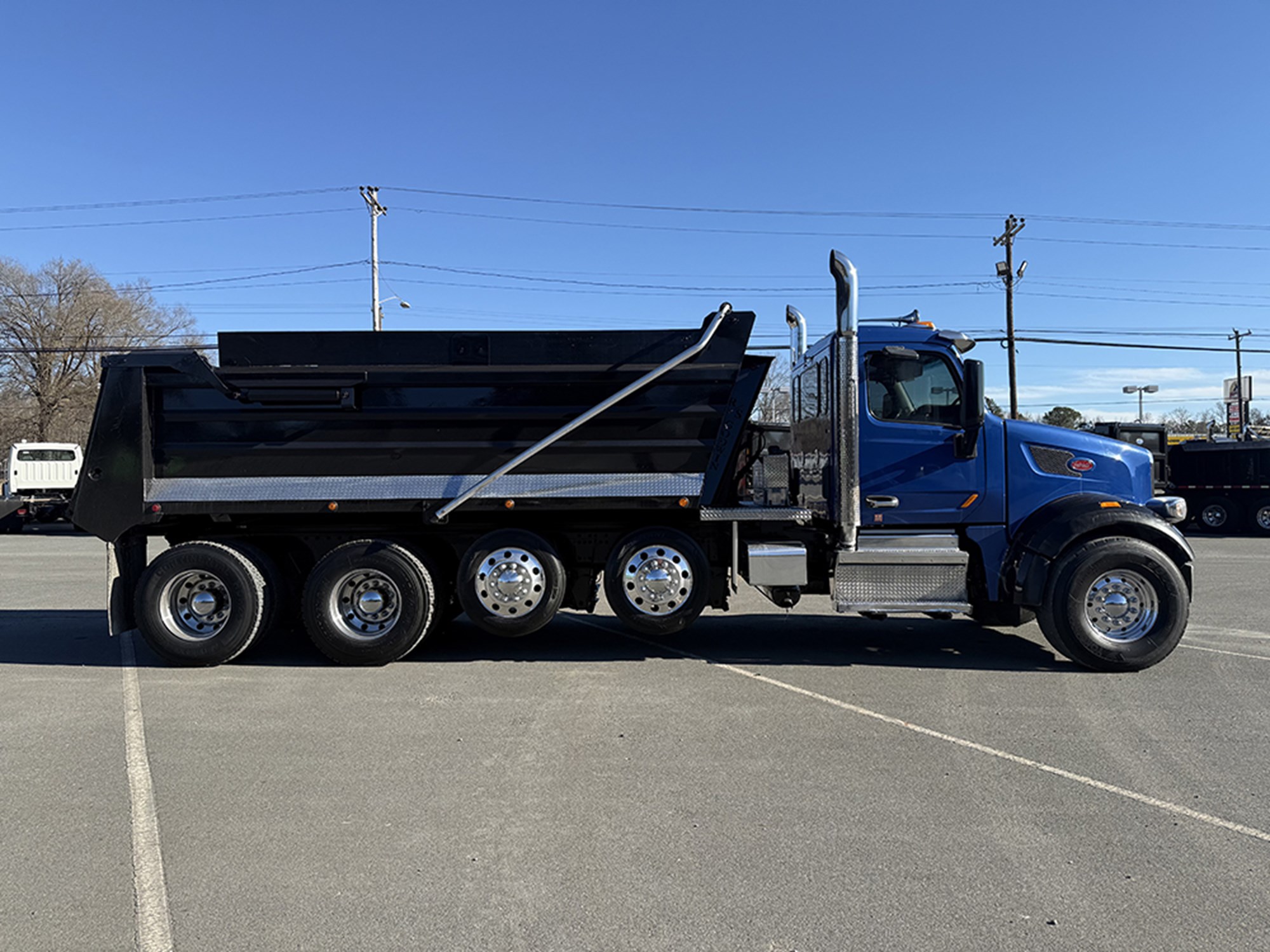 2019 Peterbilt 567 2019 Peterbilt 567 - image 3 of 6