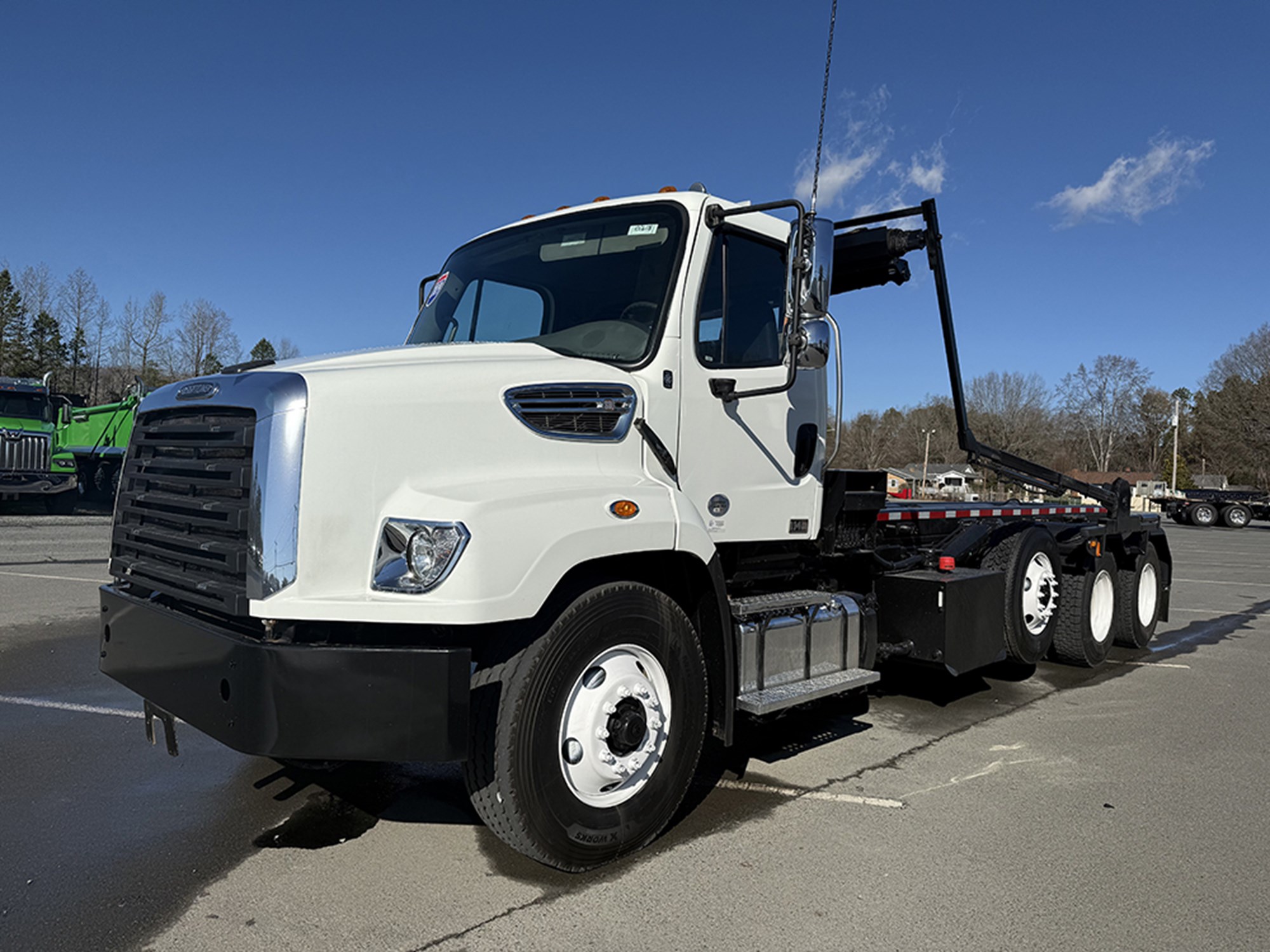 2019 Freightliner 114SD - image 1 of 6