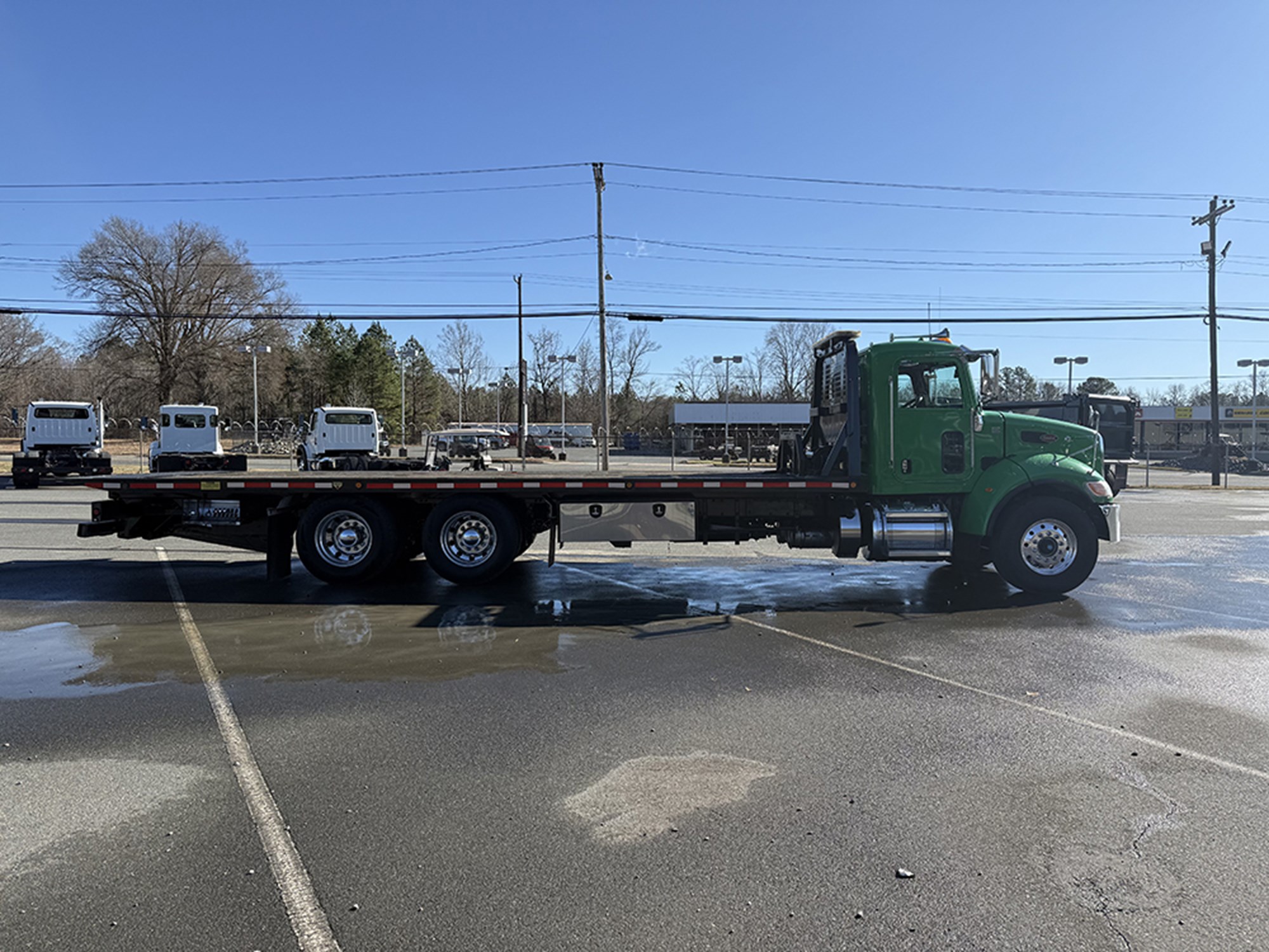 2017 Peterbilt 348 - image 3 of 6