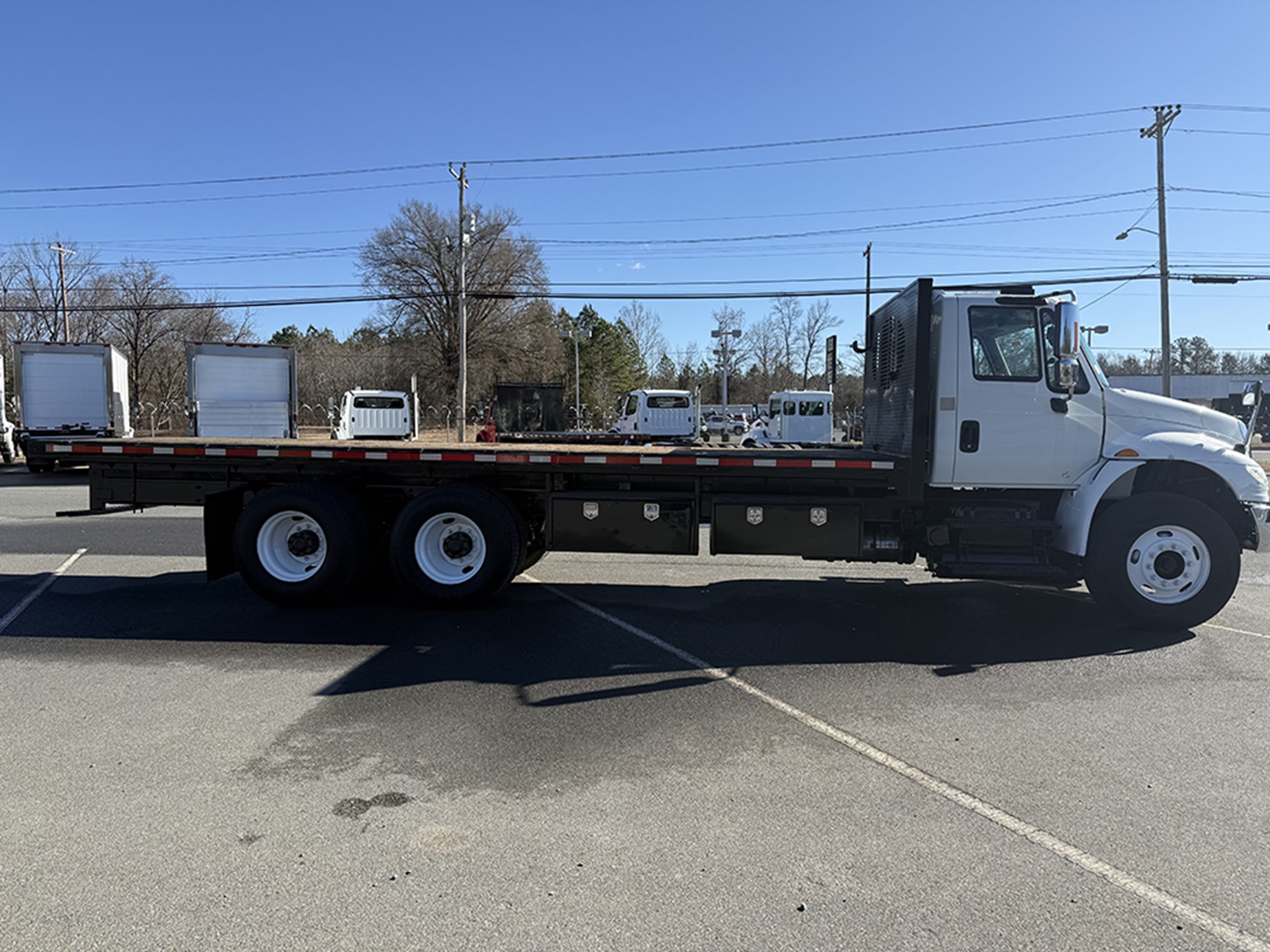 2019 International 4400SBA - image 3 of 6