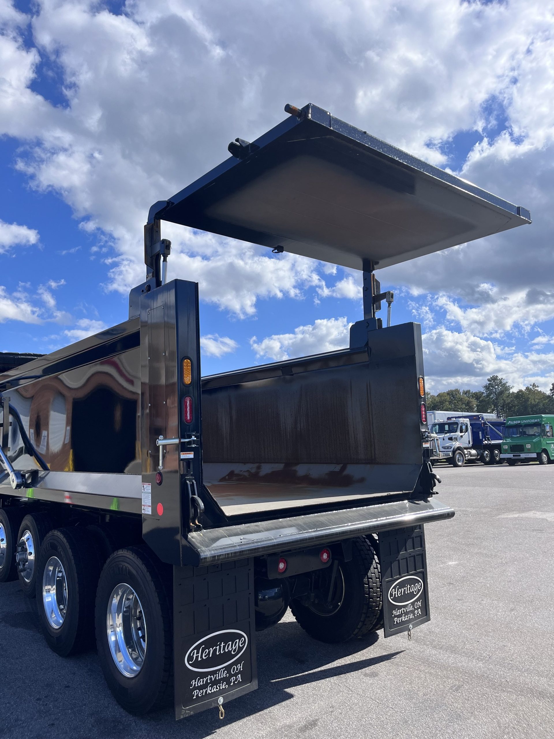 2026 Freightliner 114SD - image 5