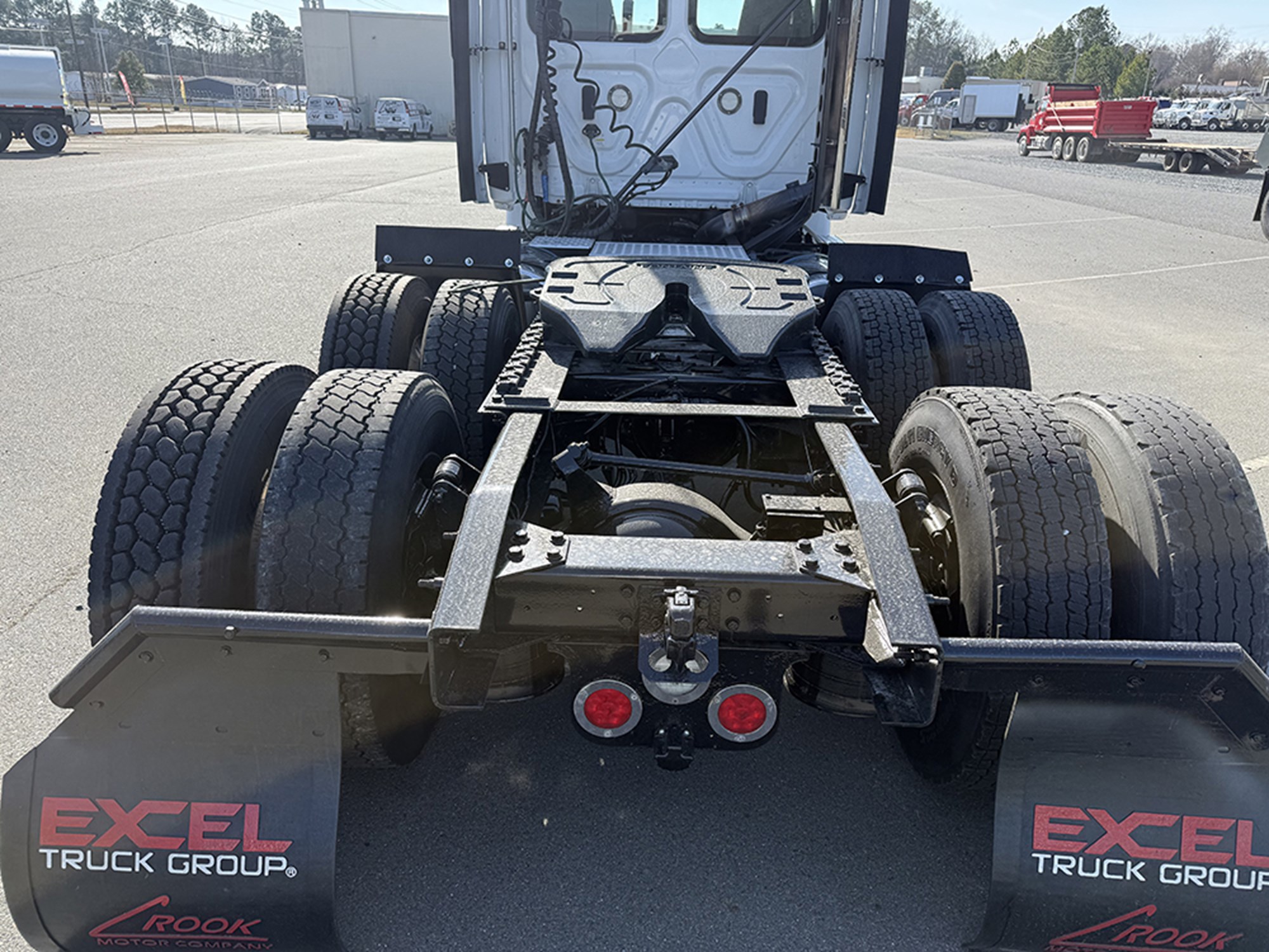 2018 Freightliner Cascadia 113 - image 5 of 6