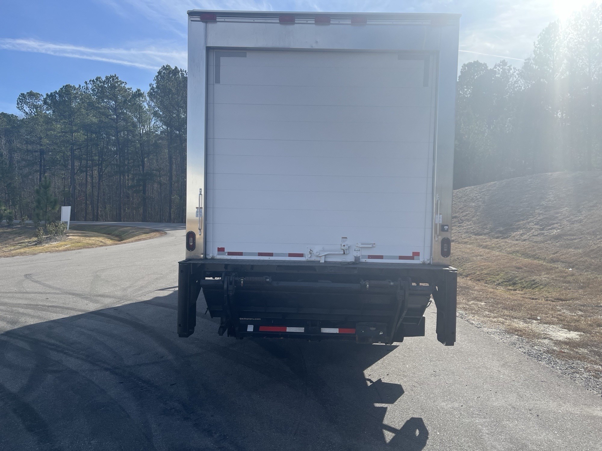 2017 Freightliner M2 106 - image 4