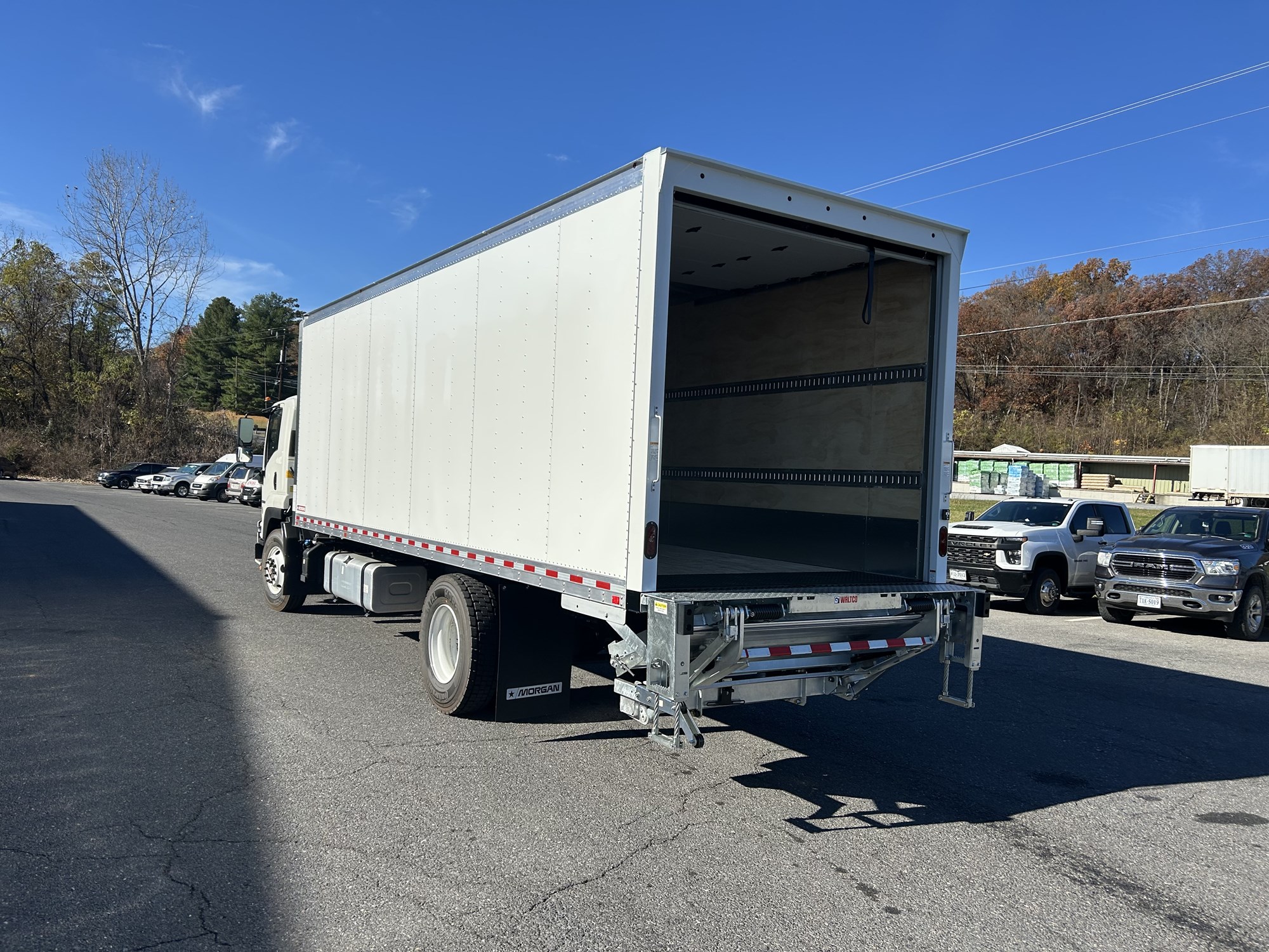 2025 Isuzu FTR - image 3