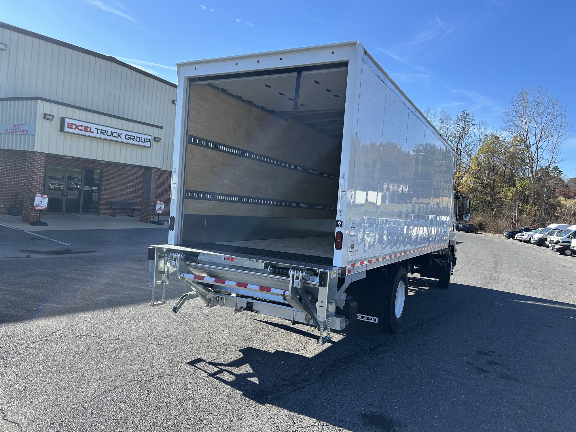 2025 Isuzu FTR - image 4