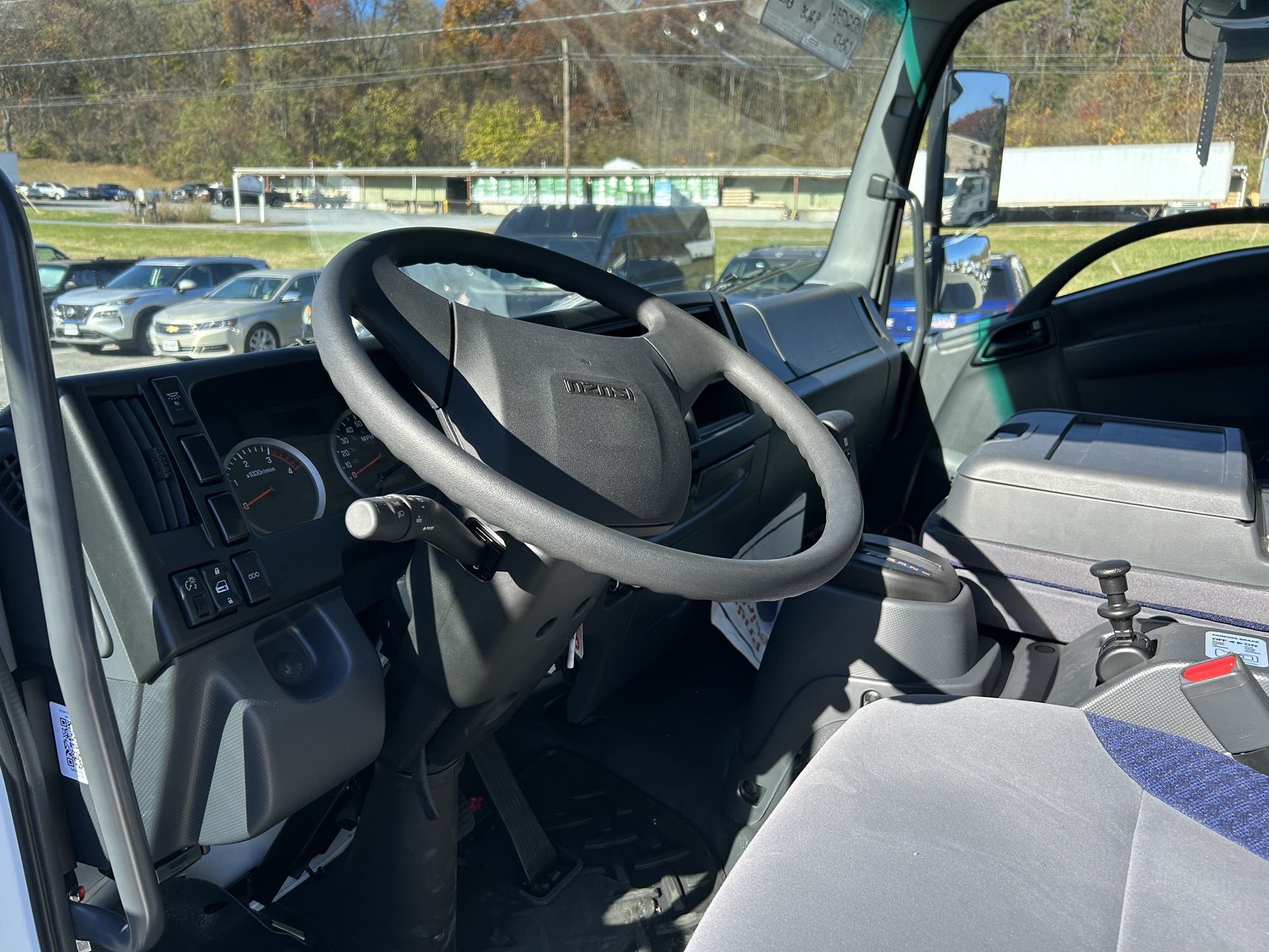 2025 Isuzu FTR - image 5