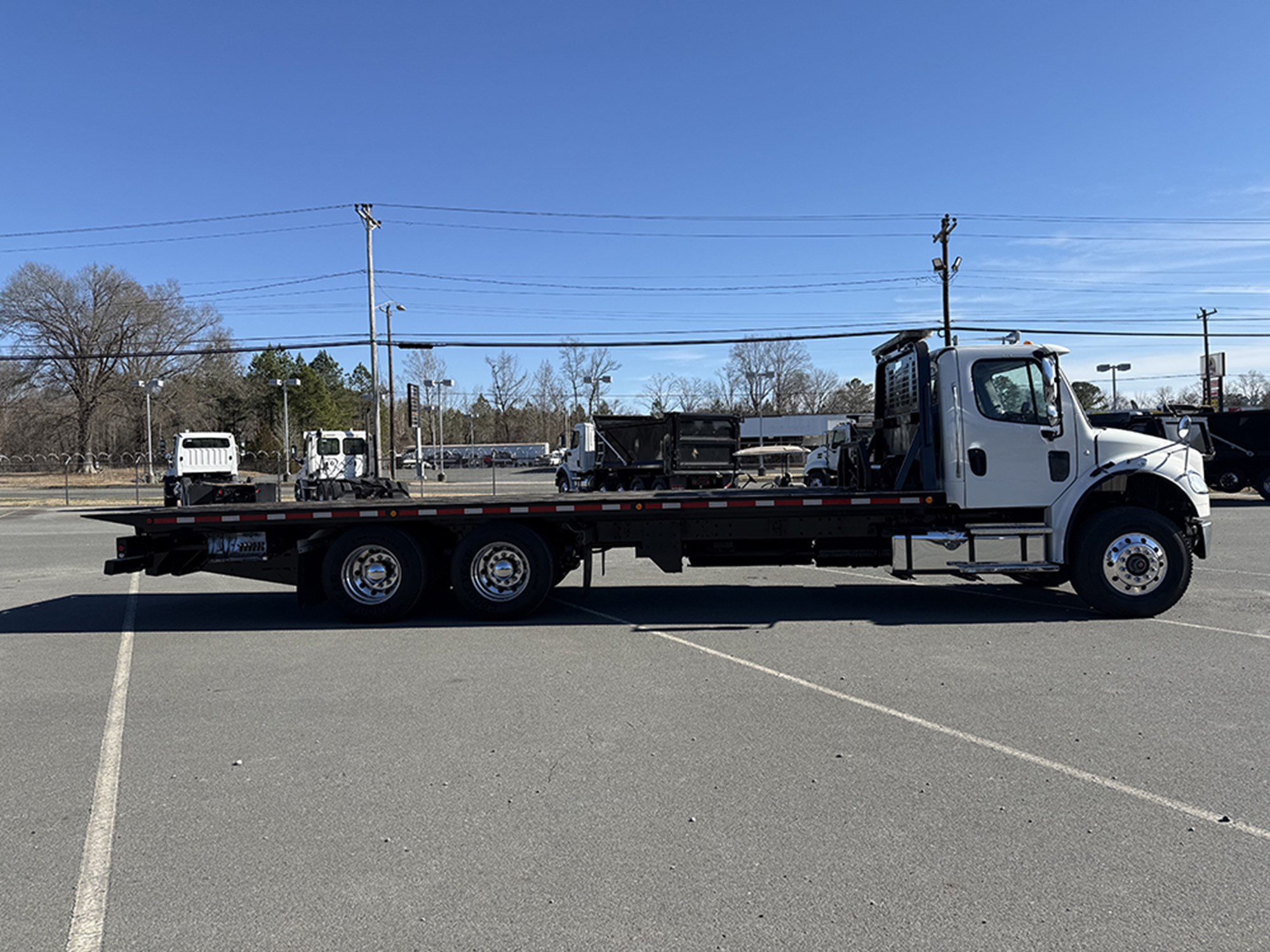 2020 Freightliner M2 - image 3 of 6