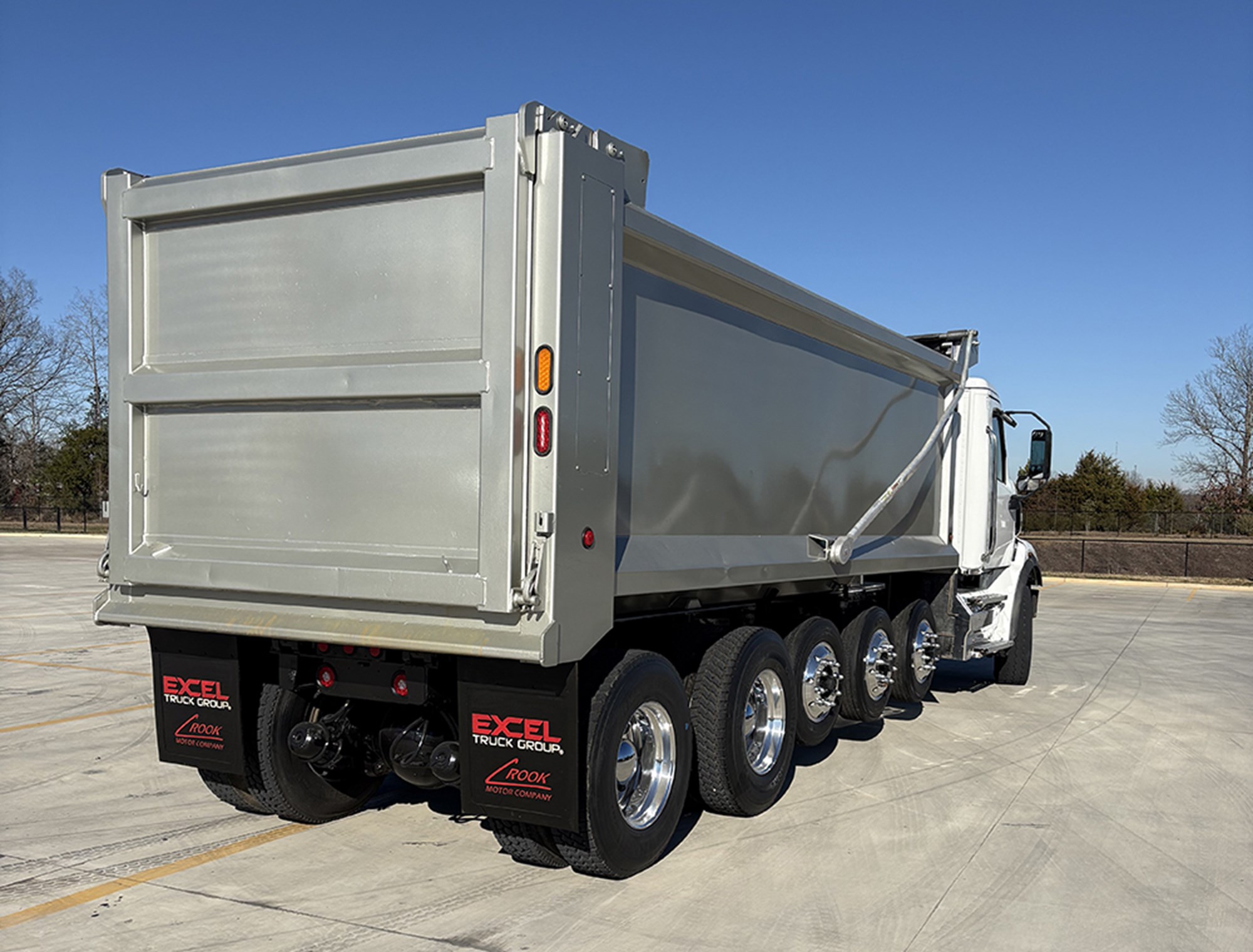 2024 Western Star 47X - image 4 of 6