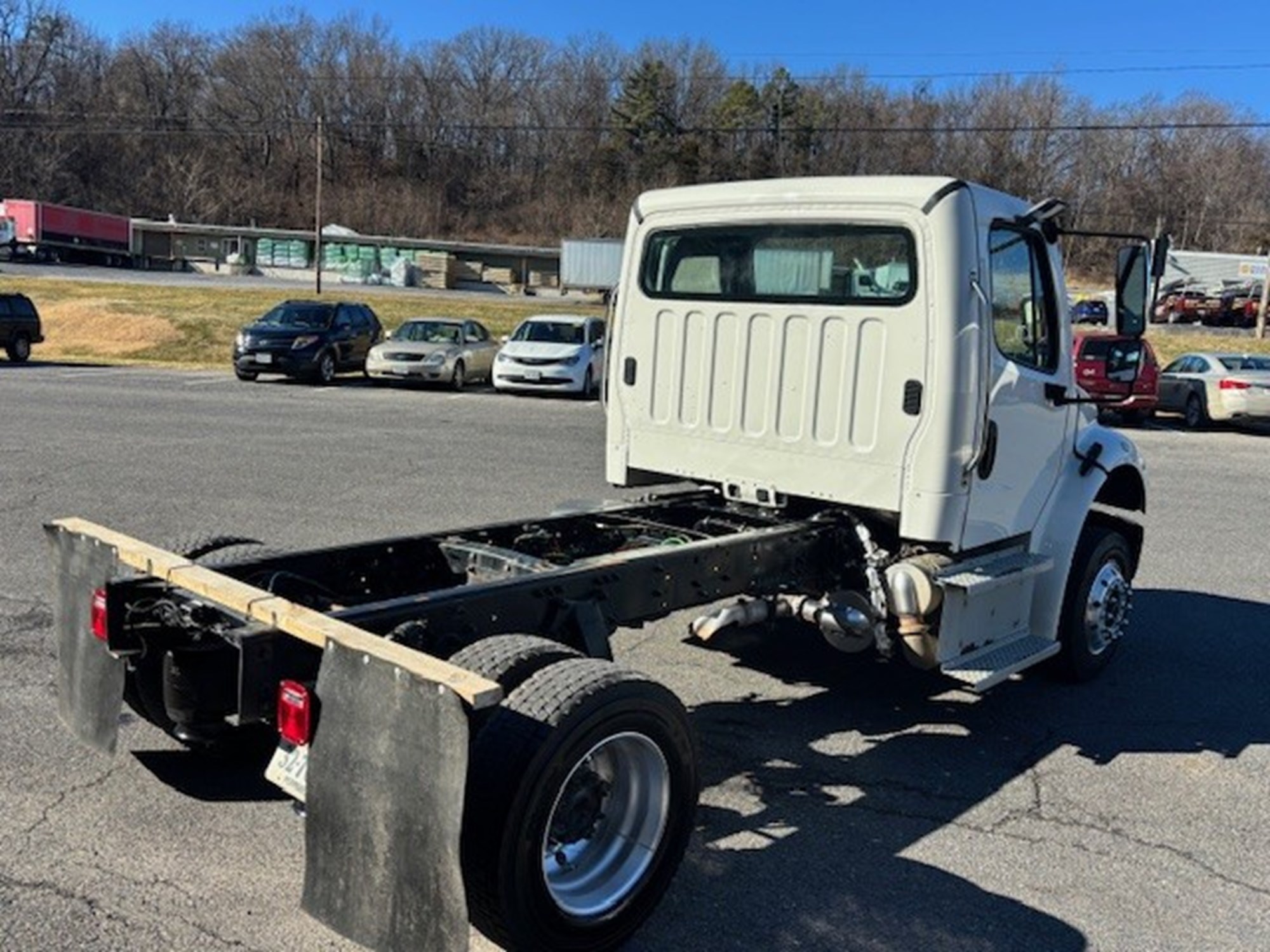 2016 Freightliner M2 106 - image 4 of 6