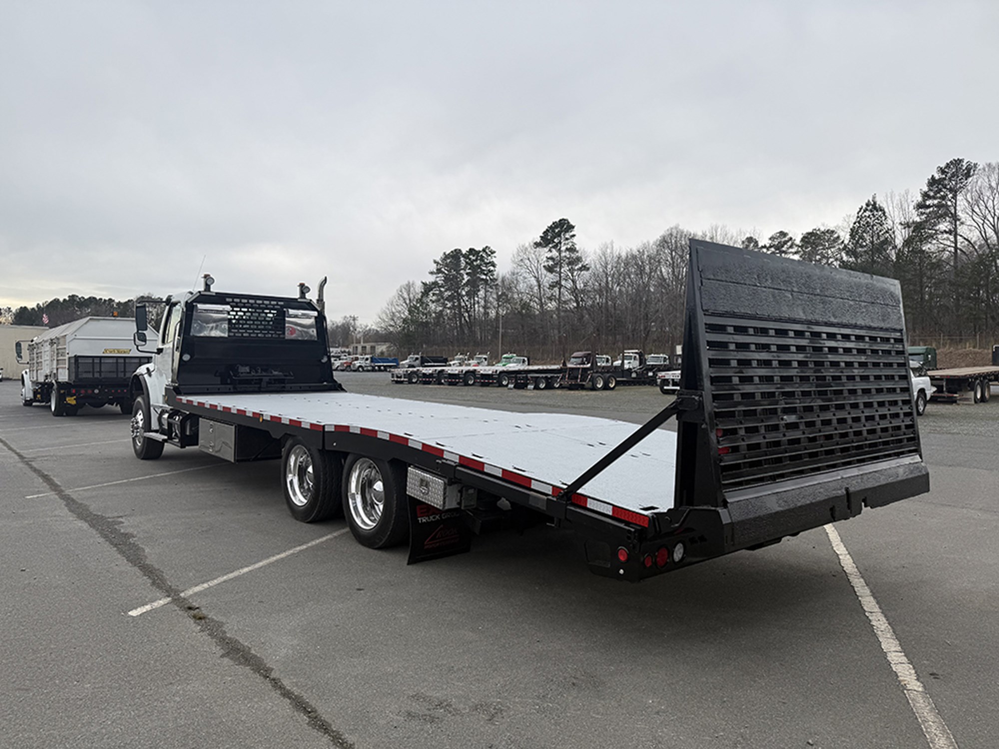 2021 Freightliner M2106 - image 6 of 6