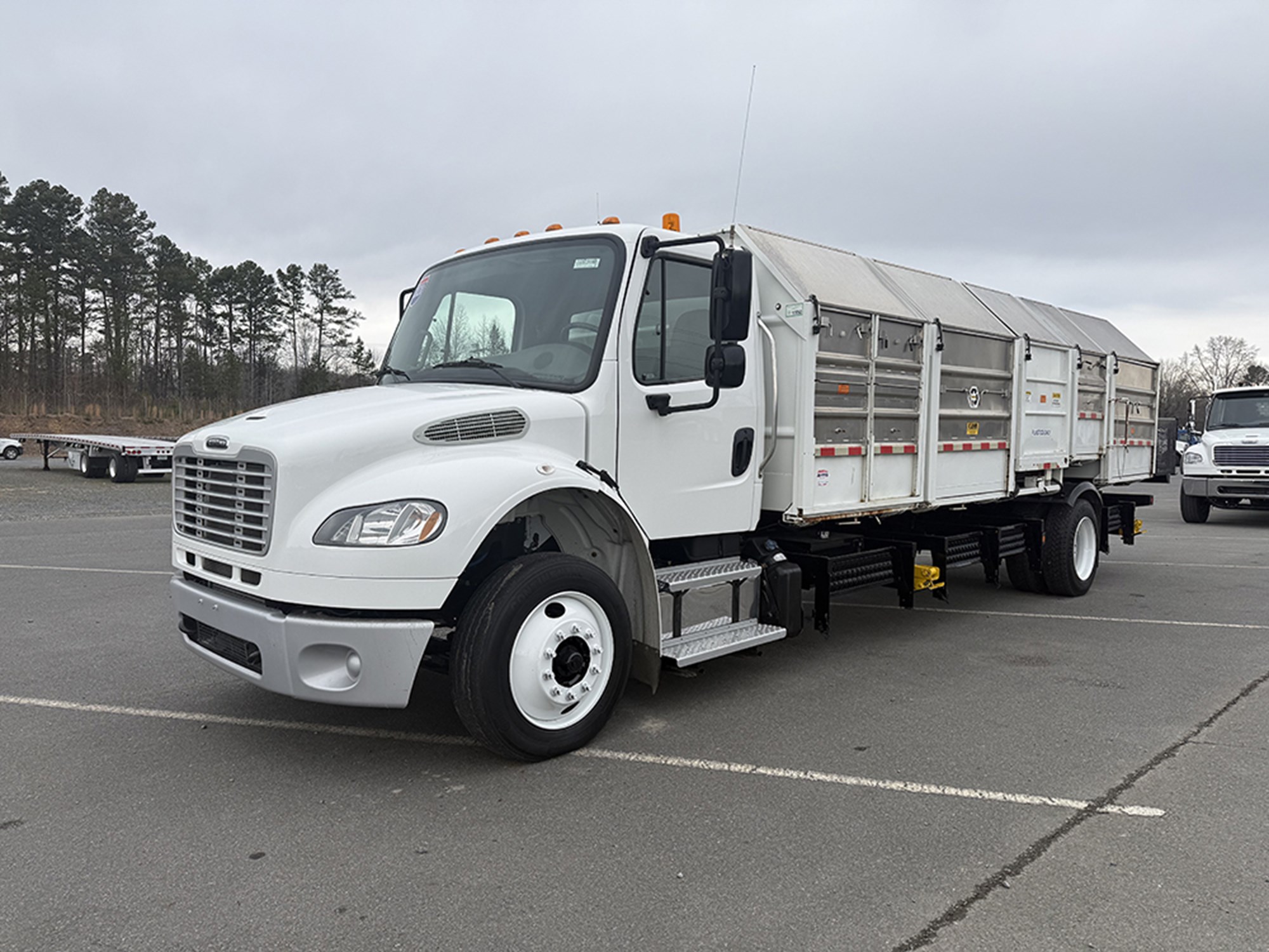 2020 Freightliner M2 106