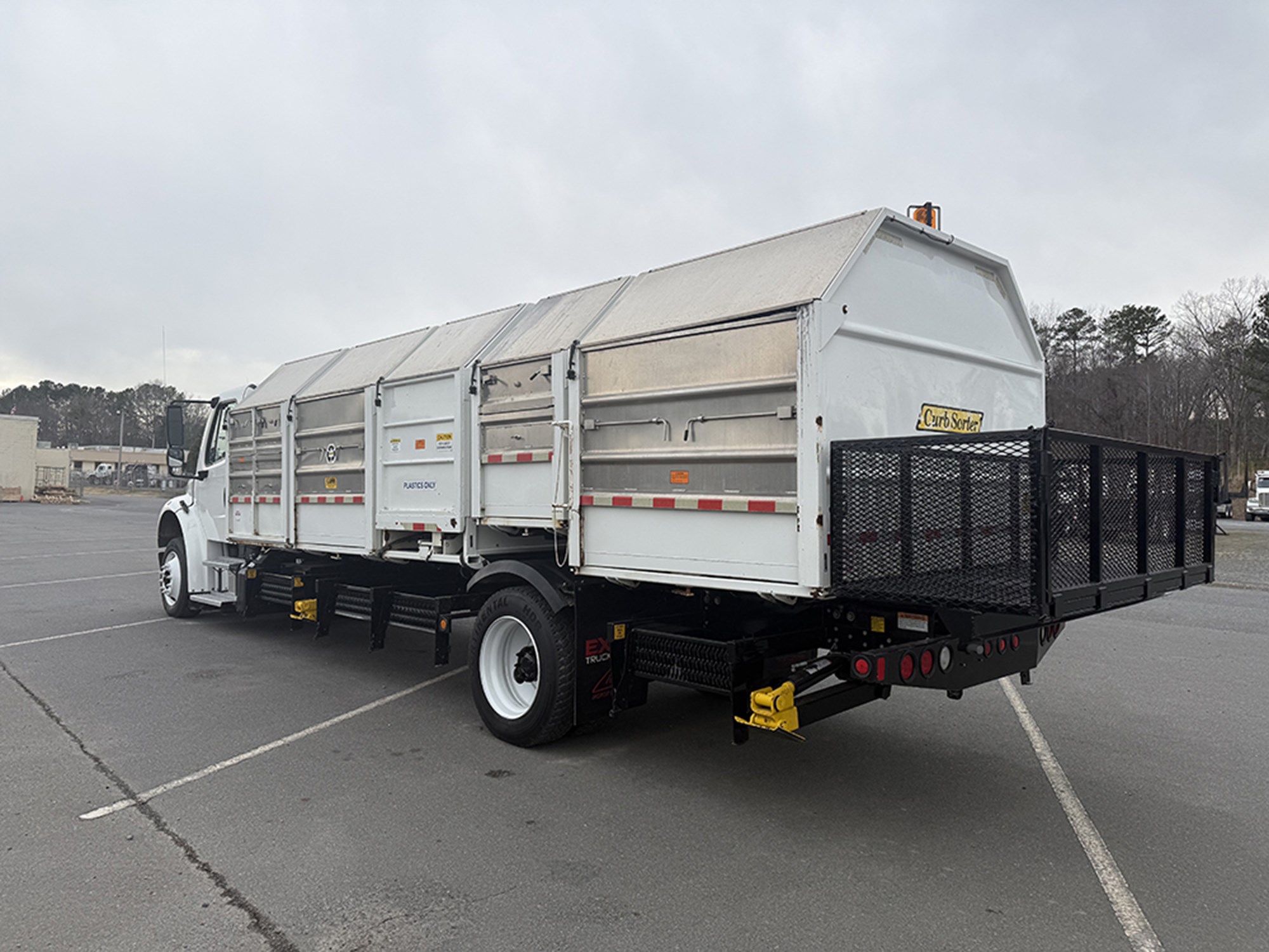 2020 Freightliner M2 106 - image 6