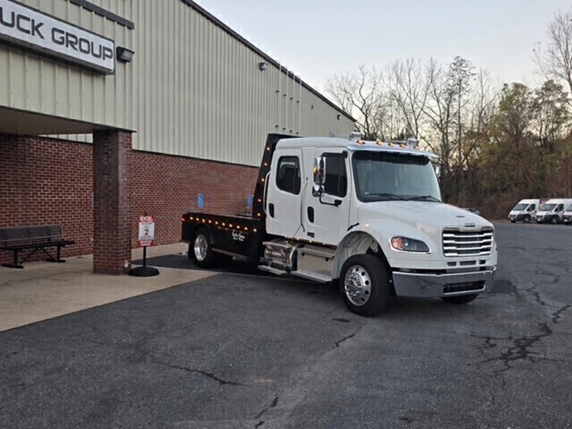 2025 Freightliner M2106 - image 2 of 6