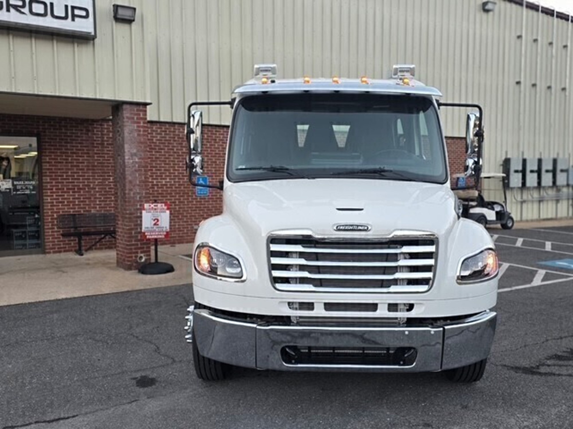 2025 Freightliner M2106 - image 4 of 6