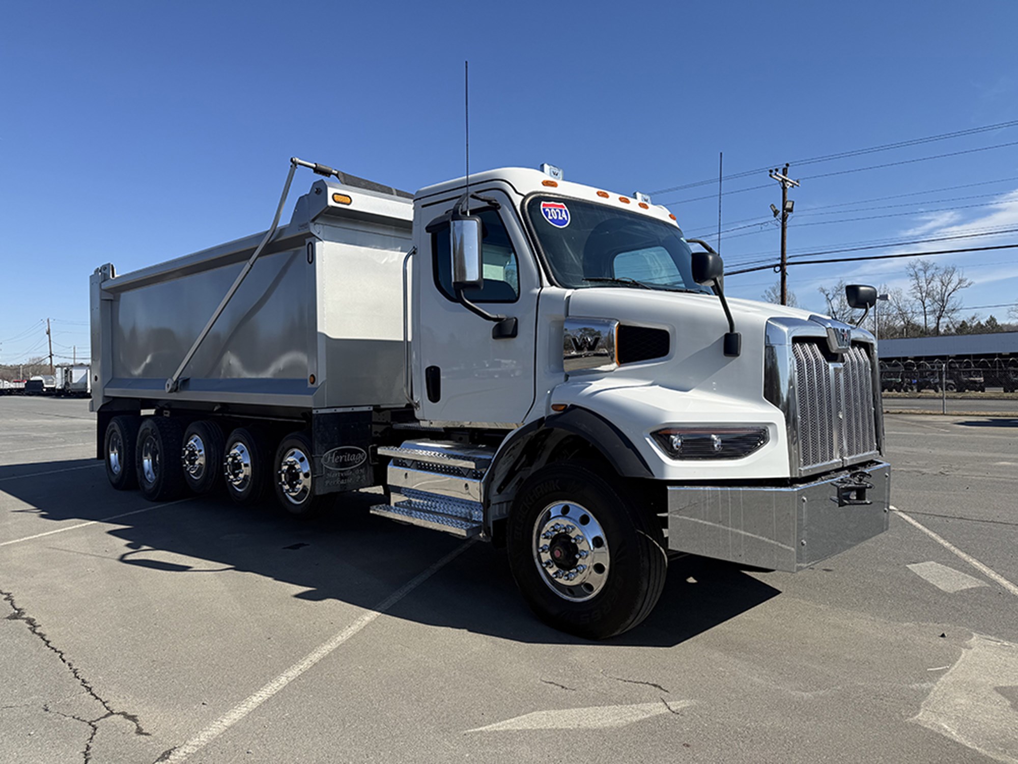 2024 Western Star 47X - image 2 of 6