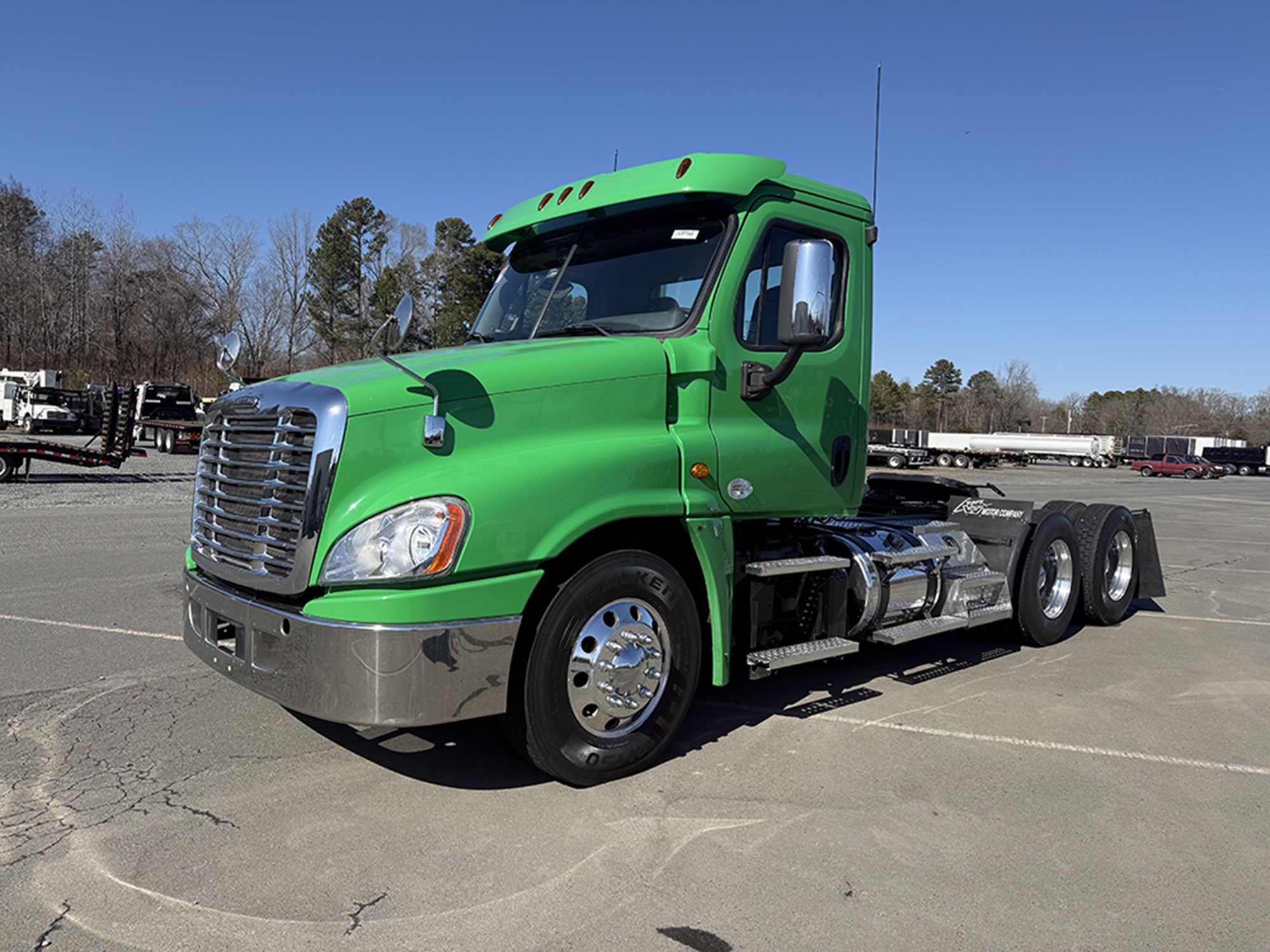 2016 Freightliner Cascadia 125 - image 1 of 6