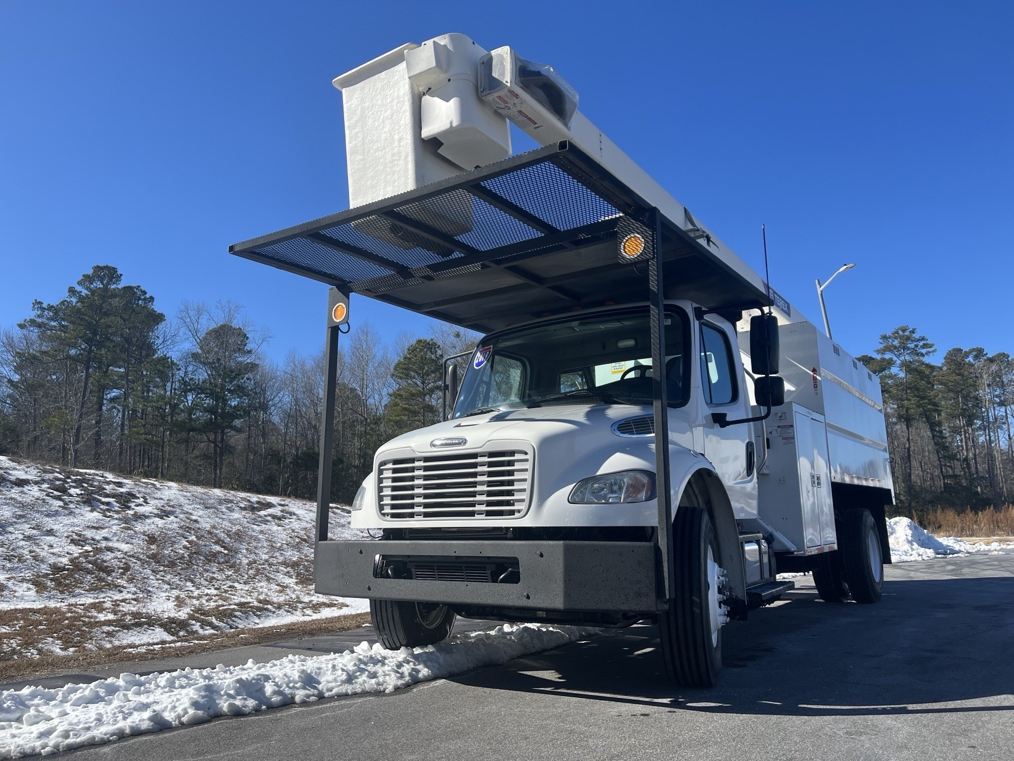 2019 Freightliner M2 106 - image 1
