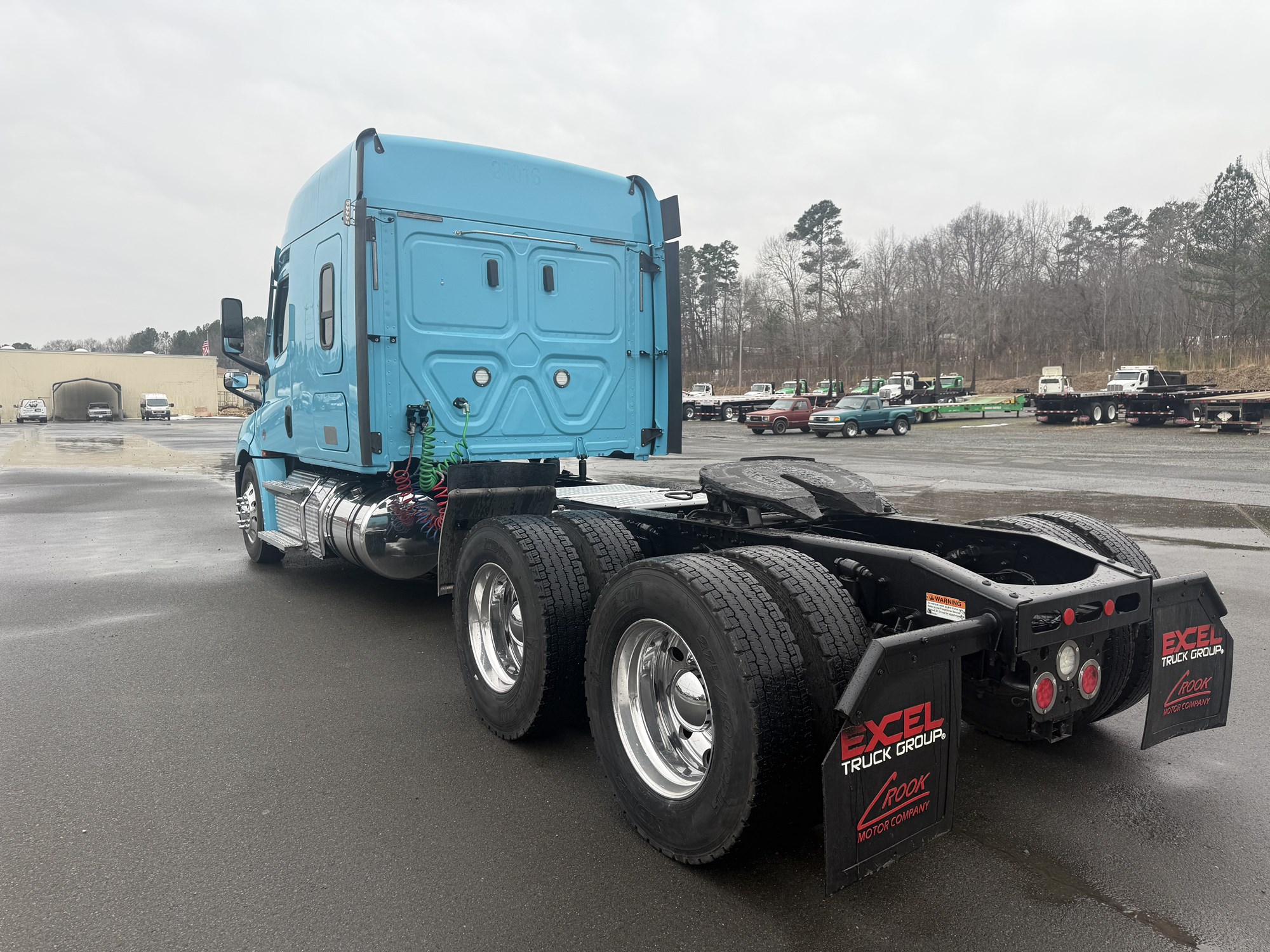 2020 Freightliner Cascadia 126 - image 5 of 6