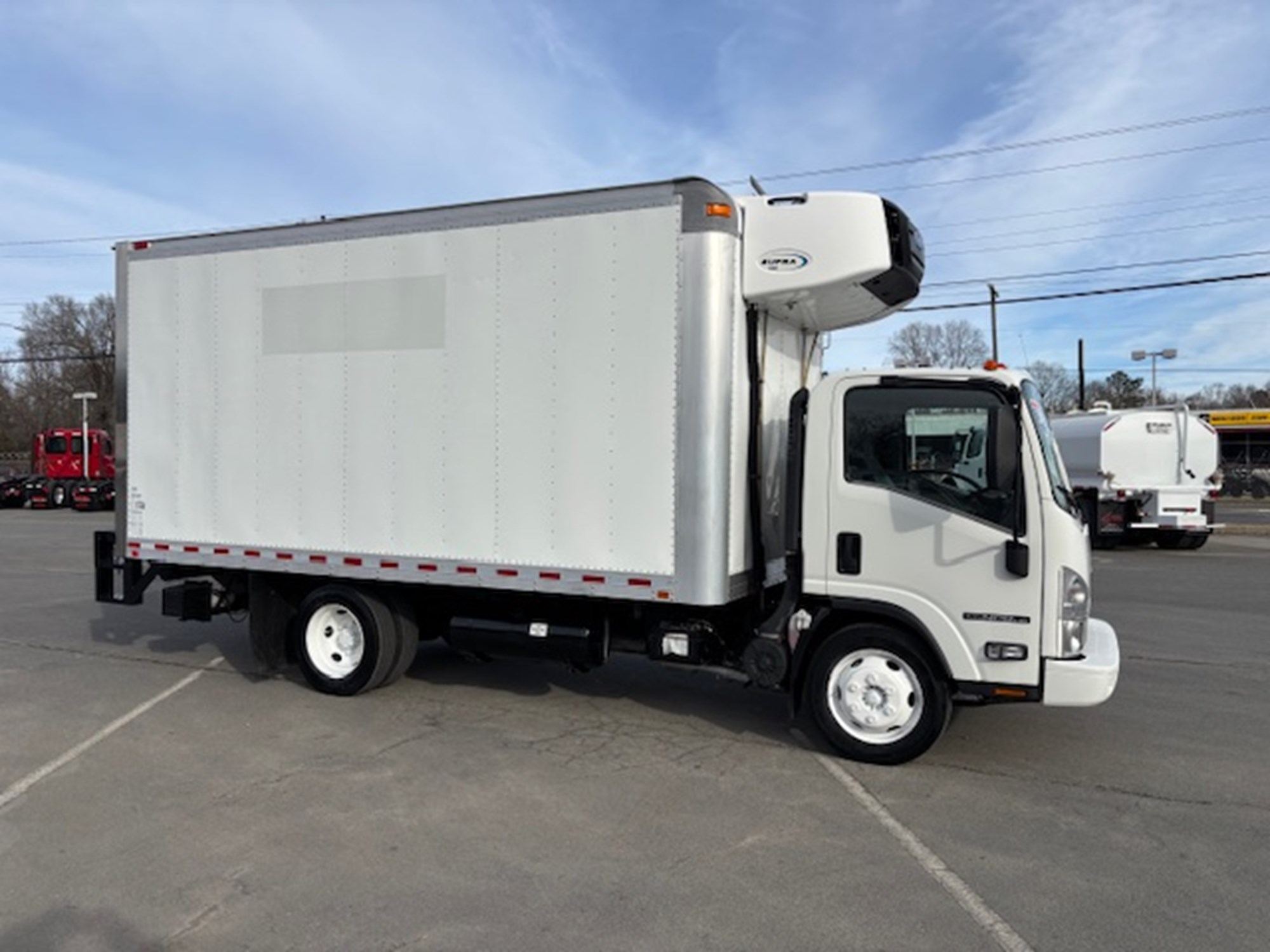 2018 Isuzu NPR-HD - image 2 of 6