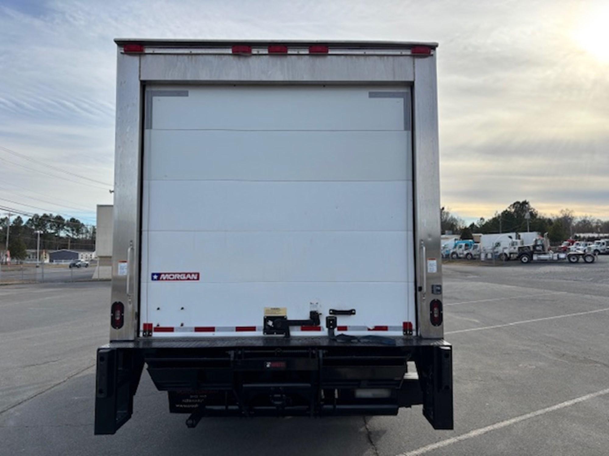 2018 Isuzu NPR-HD - image 3 of 6